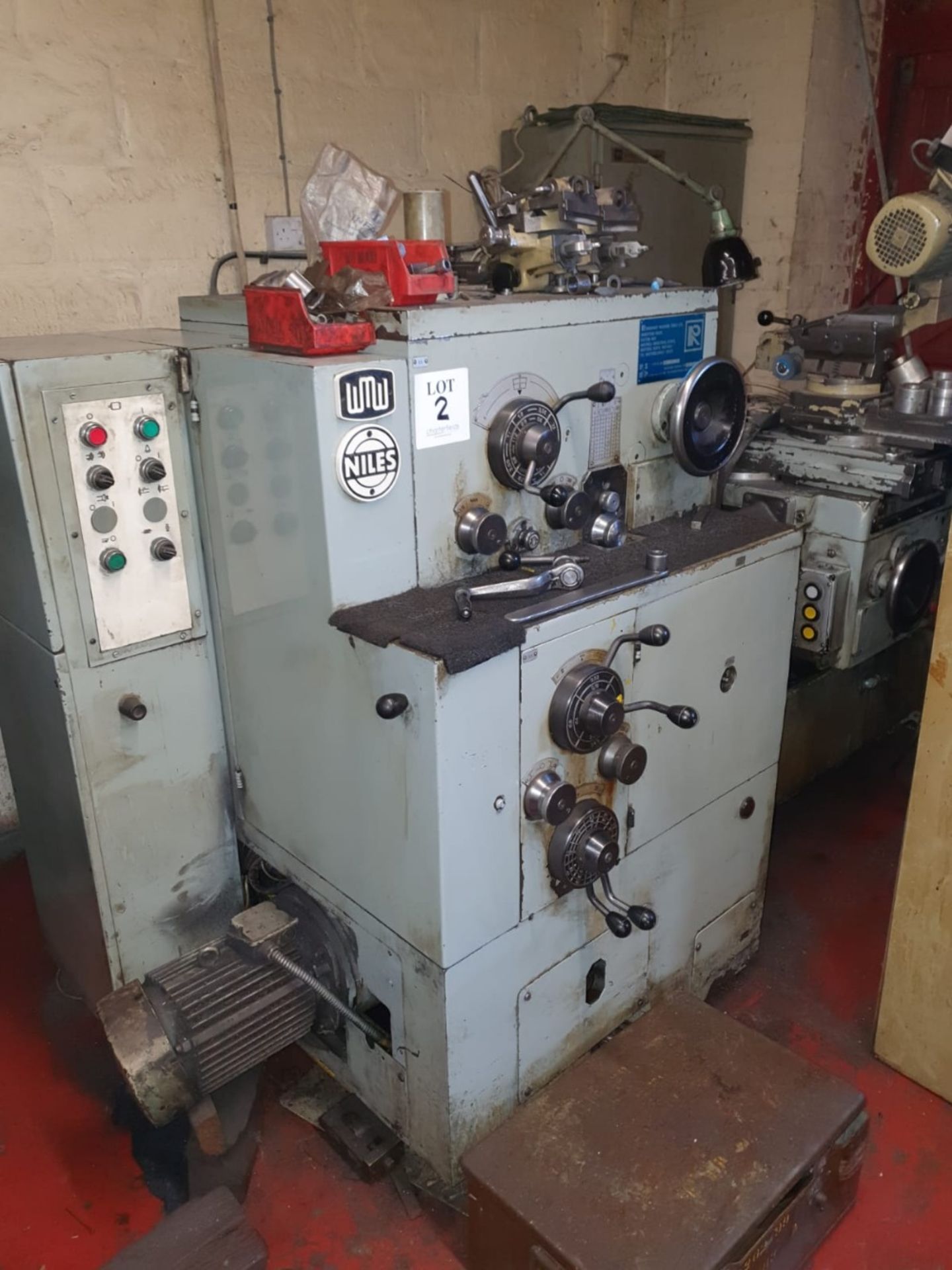 WMW Niles Relieving lathe with grinding head , various attachments and dust collector. Serial No.