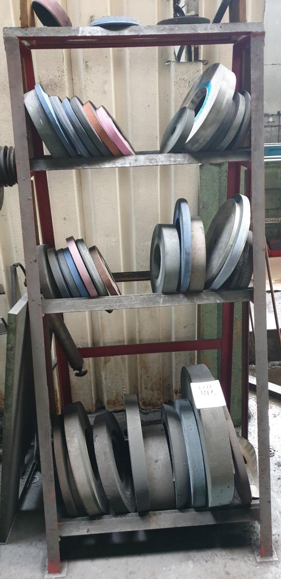 Quantity of various grinding wheels