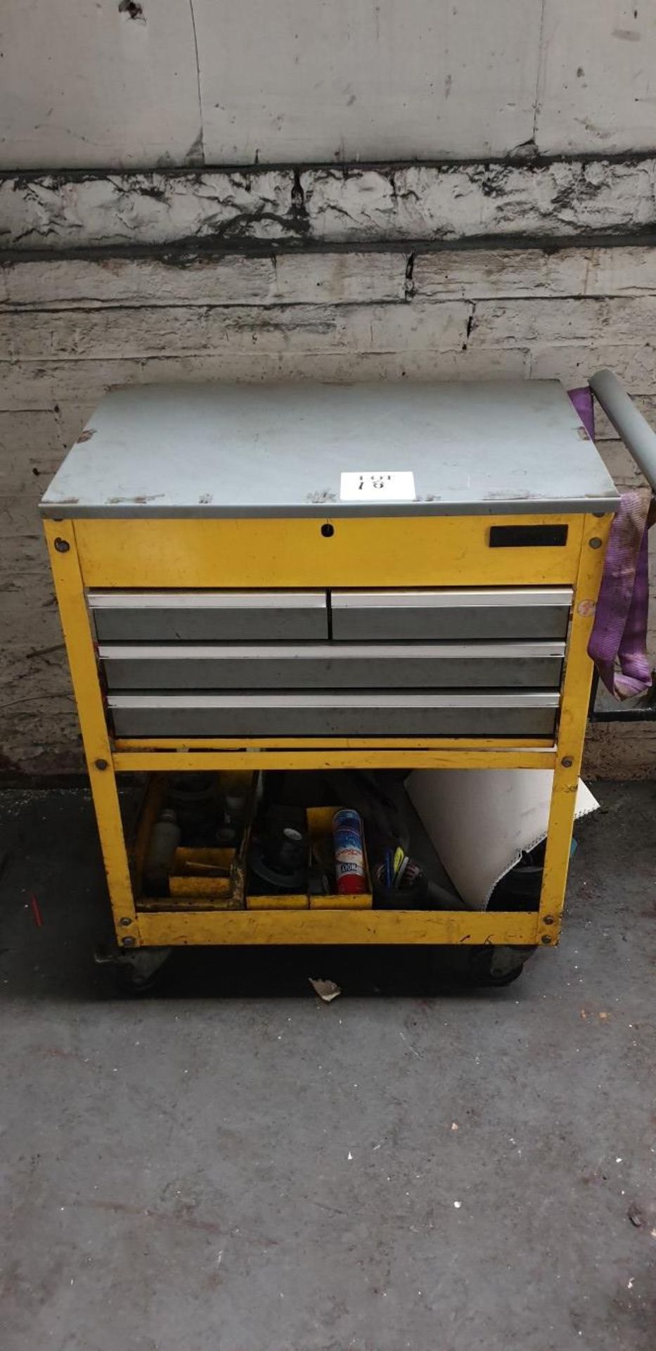 Yamoto multi drawer mobile tool cabinet and contents