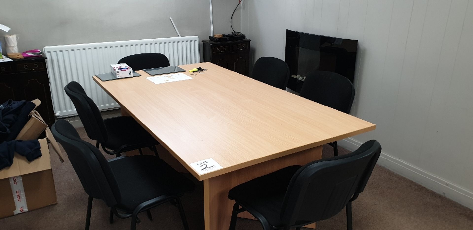 Light oak effect meeting table and 6 chairs