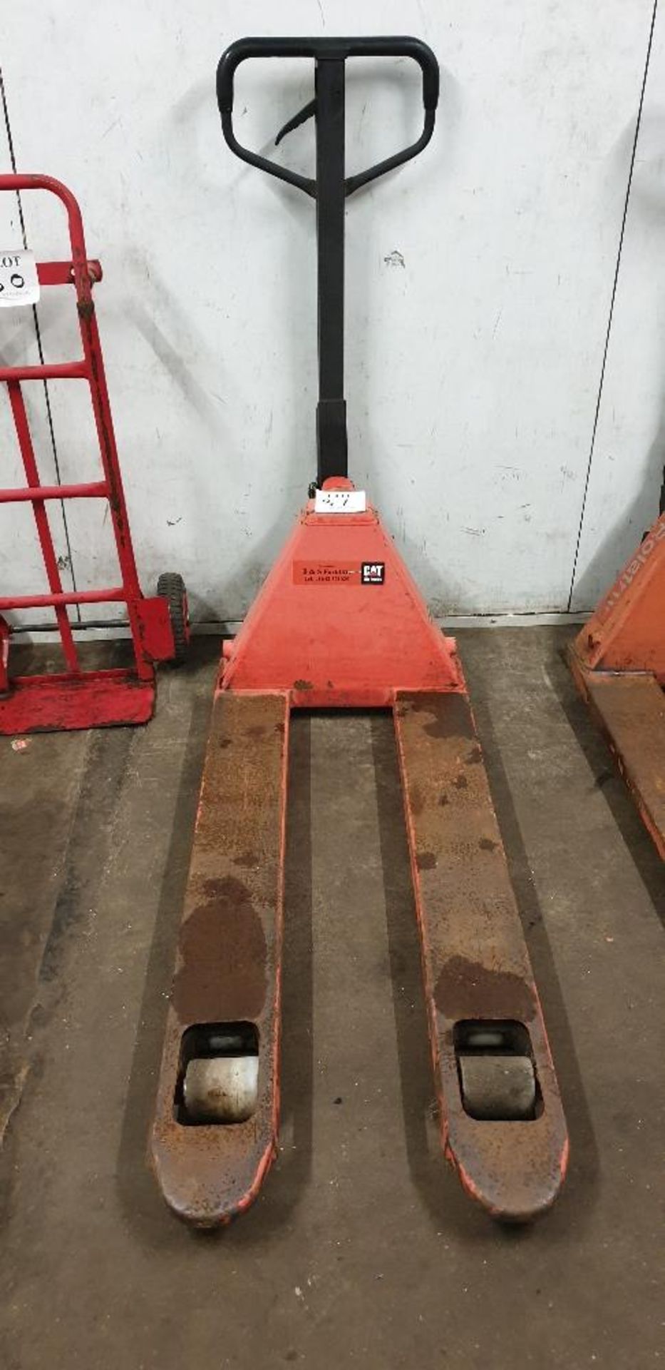 2,500kg capacity pallet truck