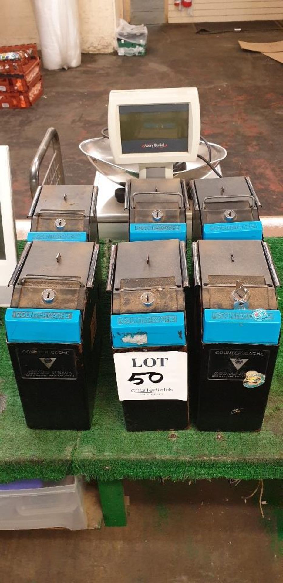 6 - Counter cache cash boxes