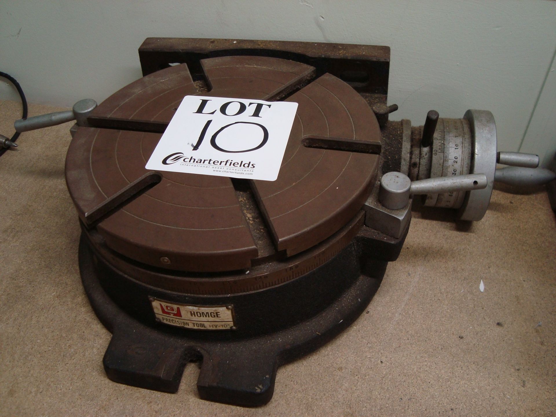 A Homge HV-10 rotary table