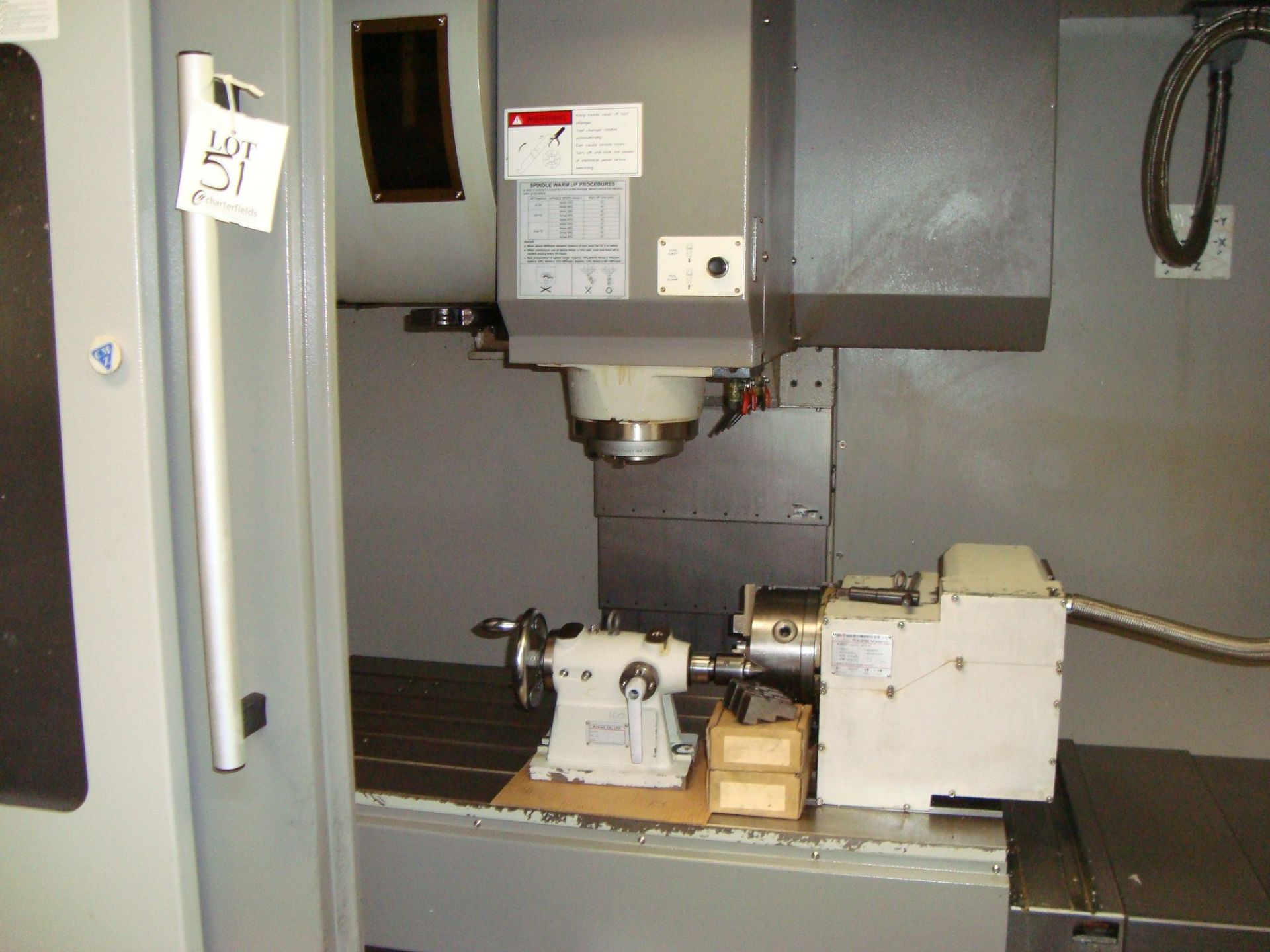 A Dugard 1000Y Plus CNC vertical machining centre Serial number FML173L04 with Heidenhain control - Image 4 of 4