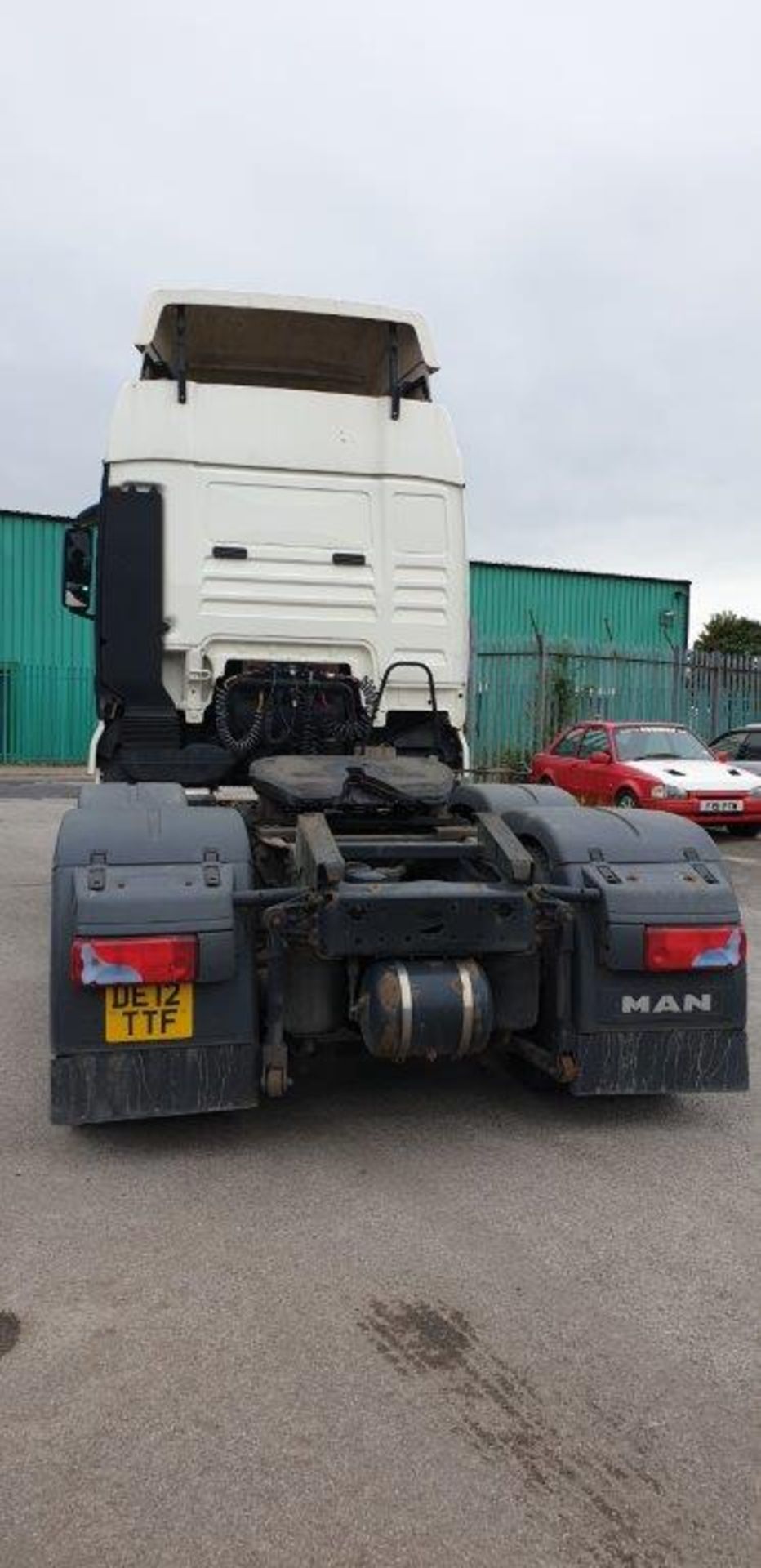 MAN TGX 26.440 BLS 6x2-2 (Euro 5) Auto Tractor Unit with Sleeper Cab. Reg No. DE12 TTF. Kilometres - Image 5 of 8