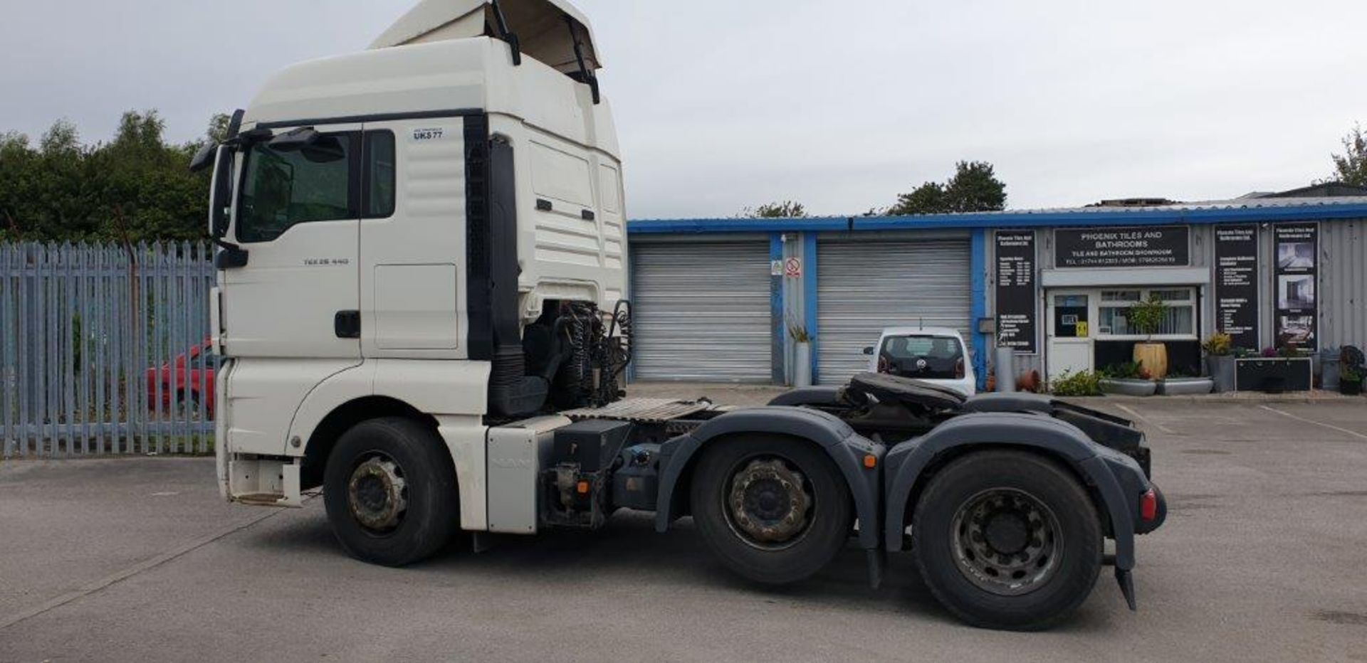 MAN TGX 26.440 BLS 6x2-2 (Euro 5) Auto Tractor Unit with Sleeper Cab. Reg No. DE12 TTF. Kilometres - Image 2 of 8