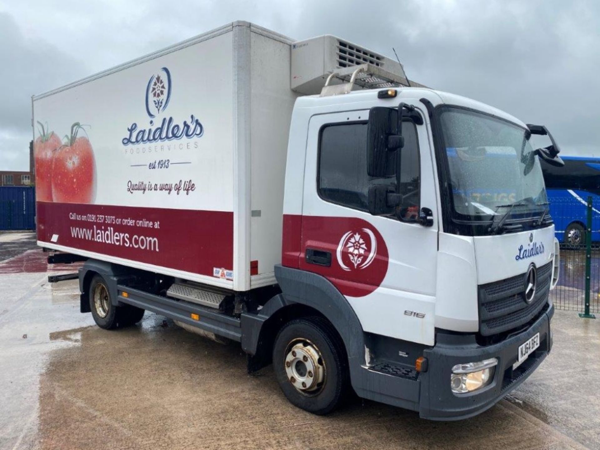 Mercedes Atego 816 7.5 tonne twin axle automatic temperature controlled box van with bifold double - Image 5 of 10