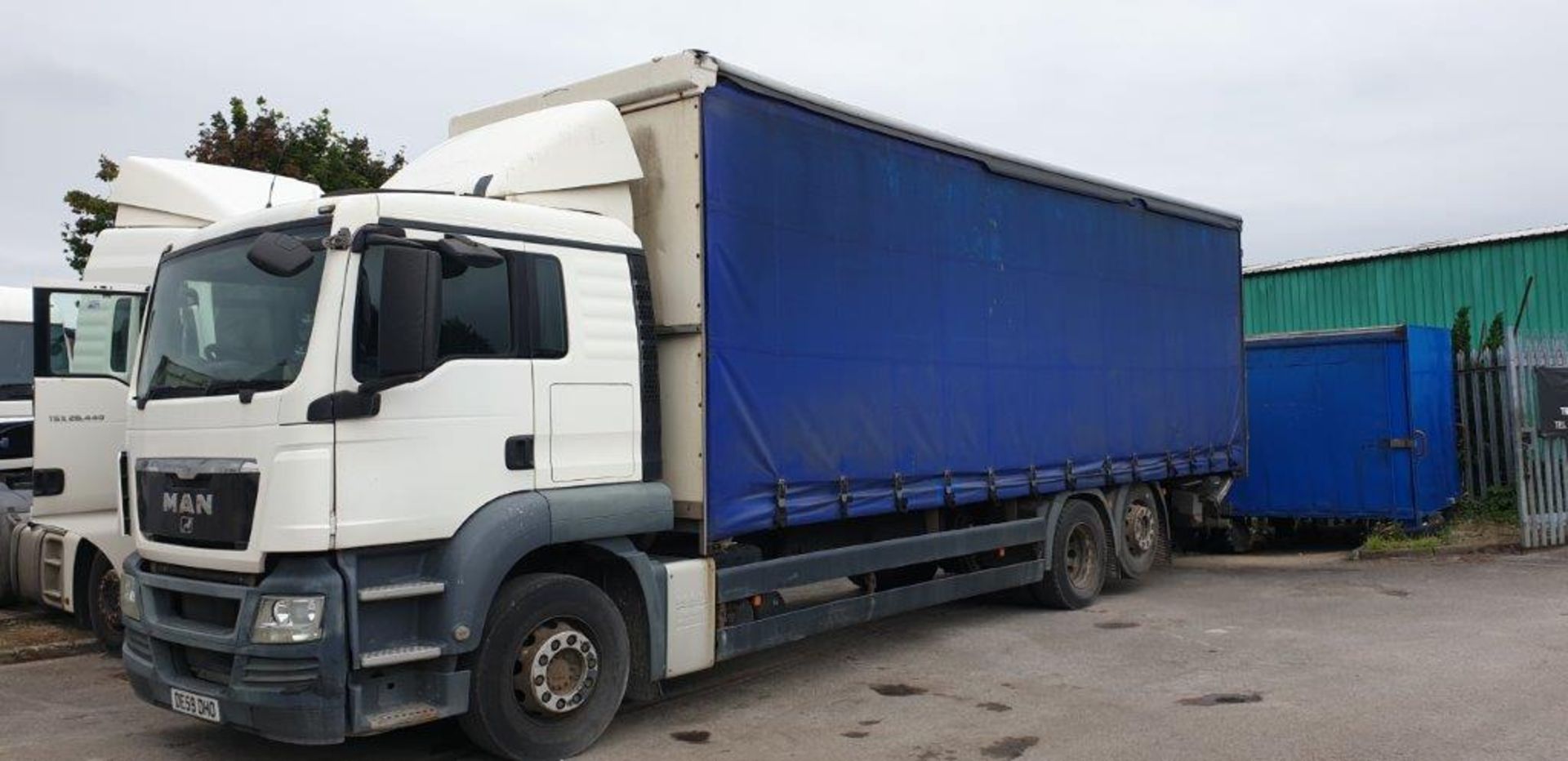 MAN TGS 26.320 BL 6x2-2 Auto 26 Tonne Curtain Sided Rigid Lorry with Sleeper Cab and Underslung Tail - Image 2 of 6