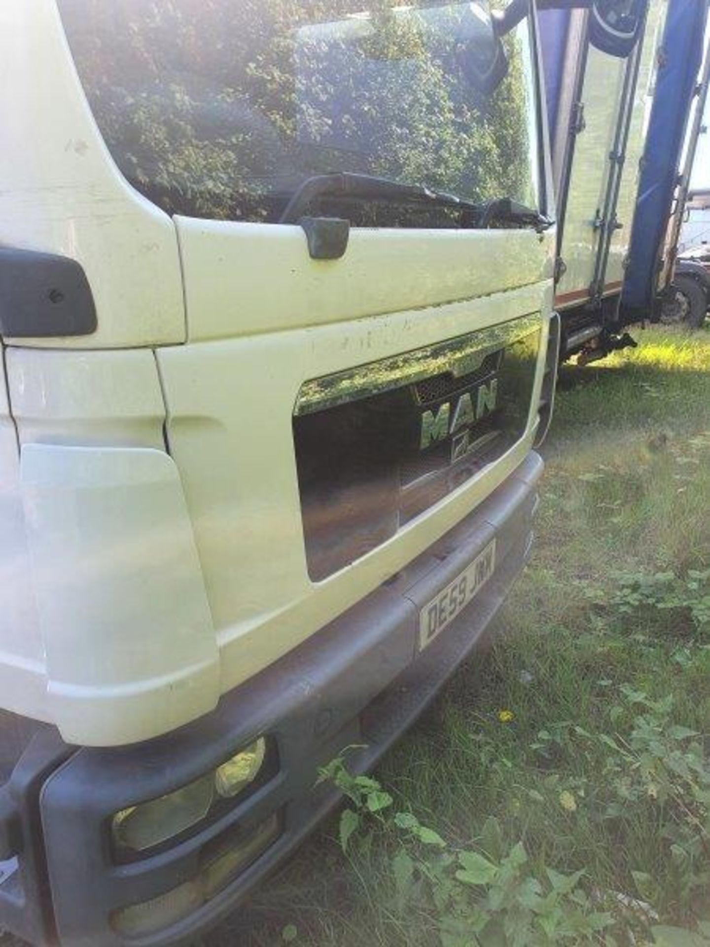 MAN 8.150 7.5 Tonne Curtain Sided Lorry with Day Cab and 1 Tonne Tail Lift. (This vehicle is an - Image 2 of 4