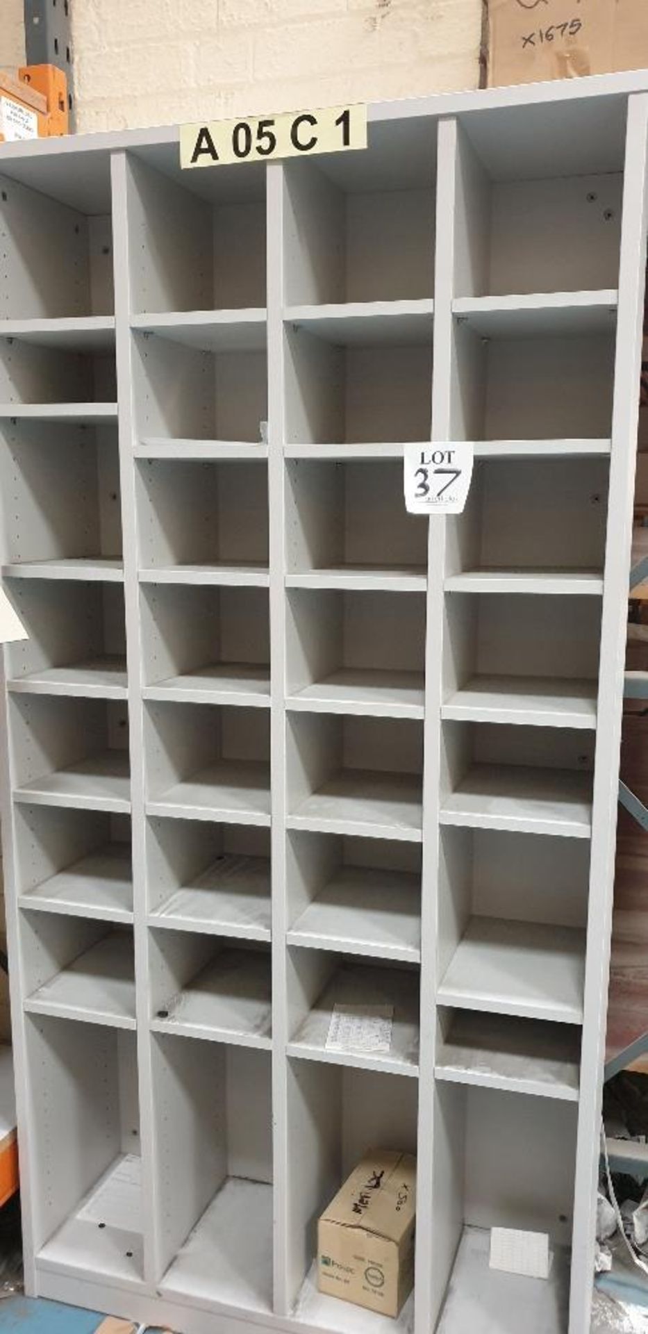 Adjustable 4 column storage shelving