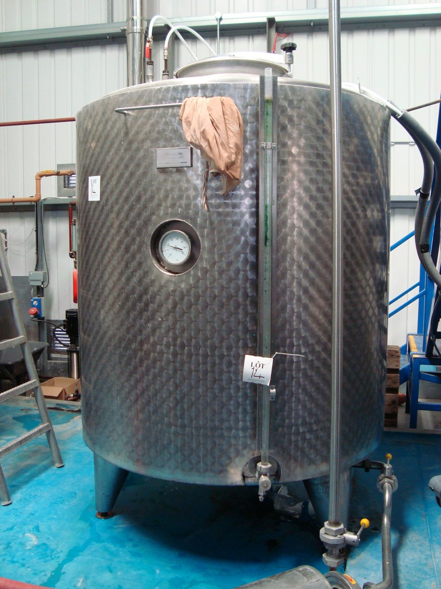 A Moeschle 2,000L cold liquor tank Serial number 21202, with an MTA external chiller pack