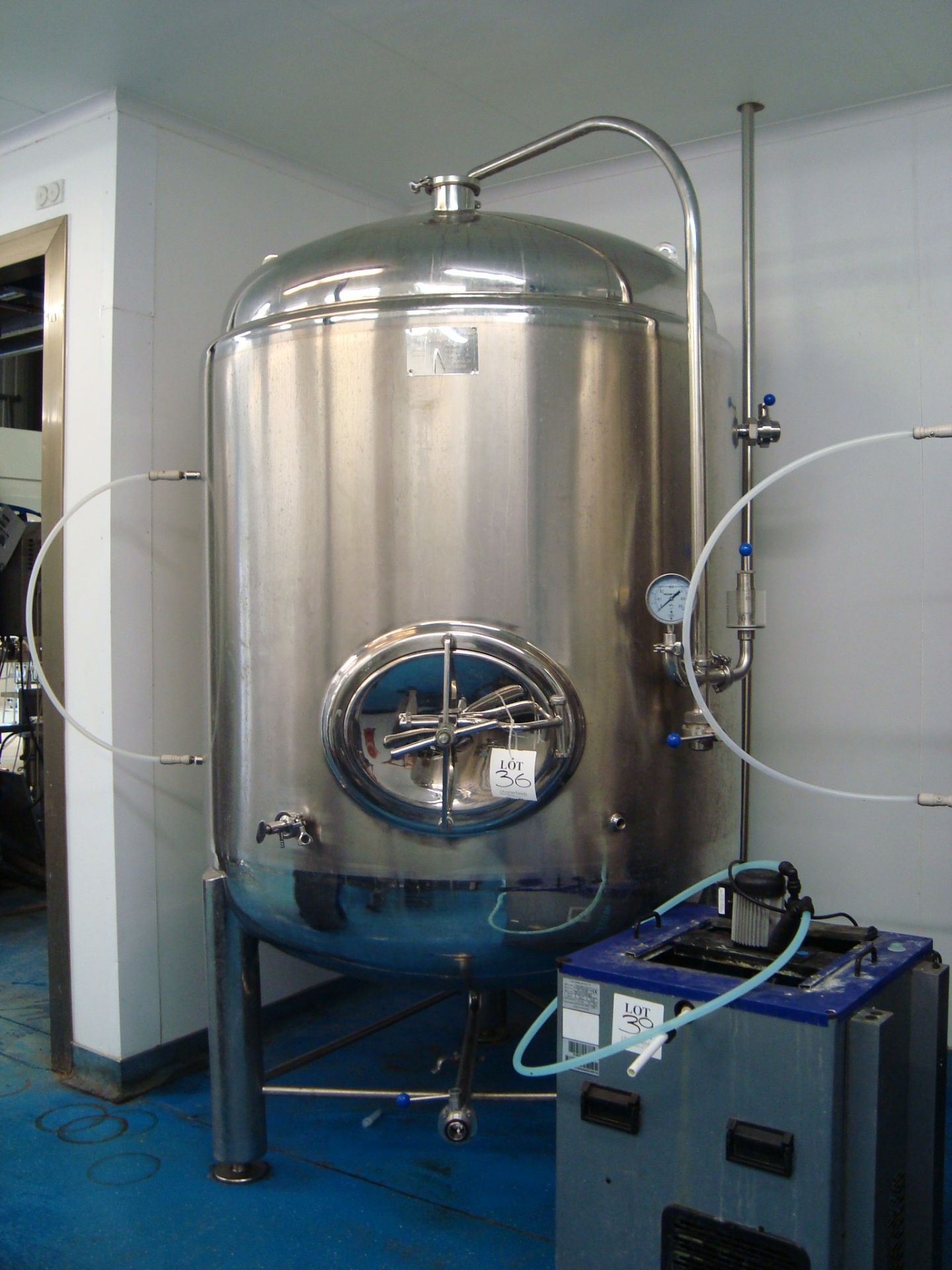 A Kunbo 2,250 litre stainless steel dish bottomed dual purpose vessel. Serial number KB-