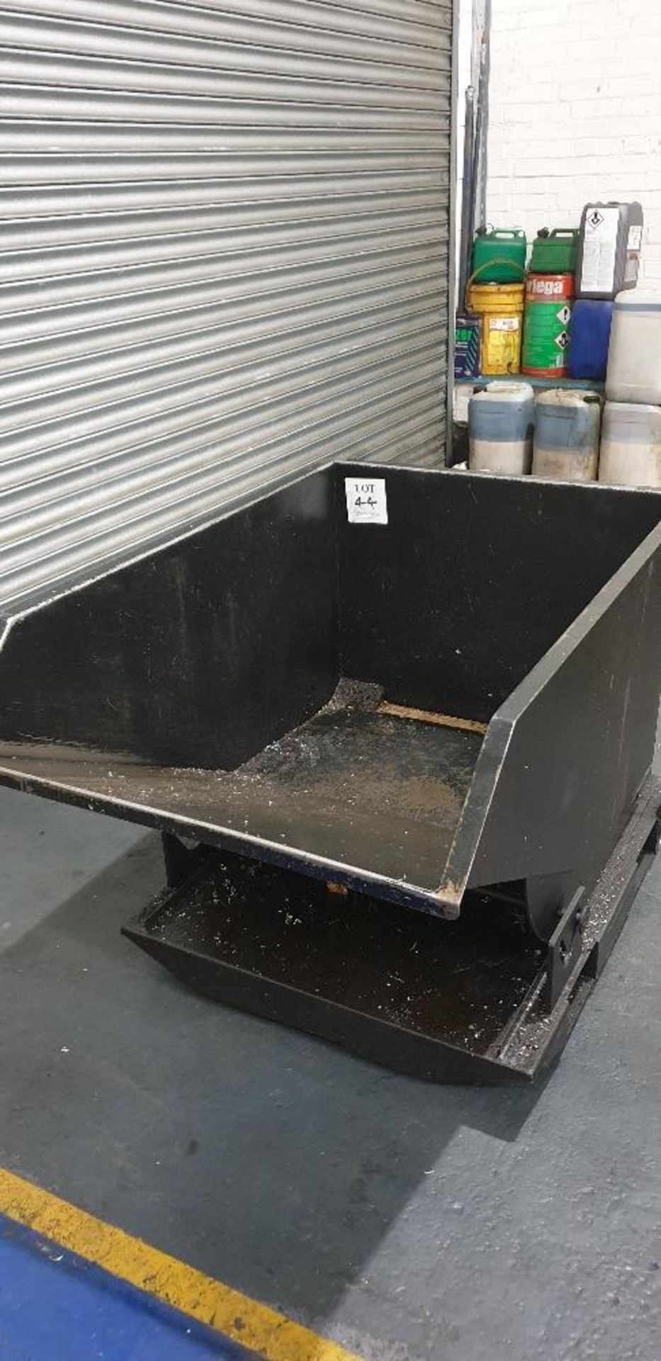 LNS 0.35M3 capacity mobile tipping skip/chip hopper