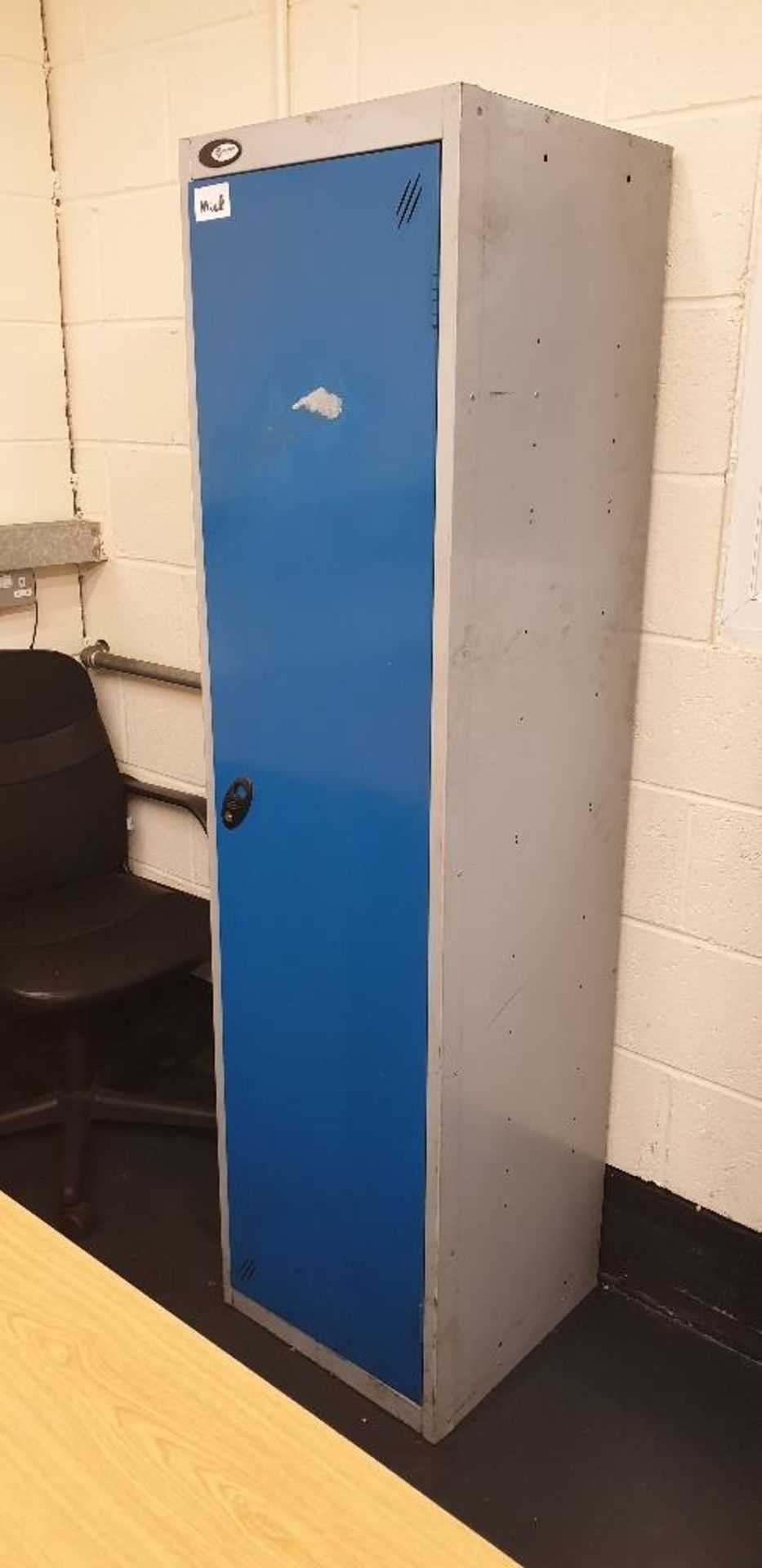 5 - personnel lockers - Image 2 of 3