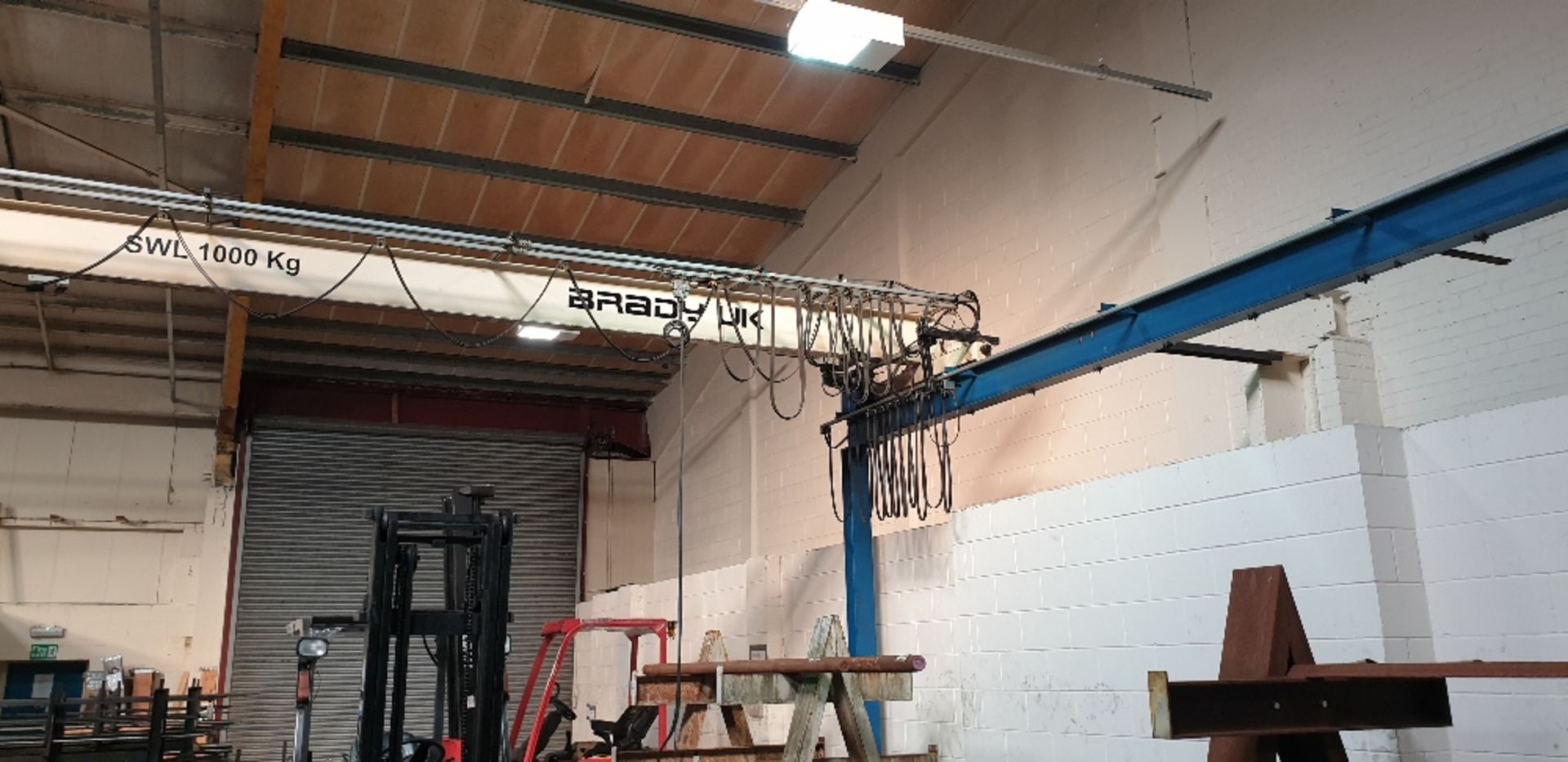 Brady free standing pendant controlled north, east, south, west overhead travelling crane with - Image 2 of 4