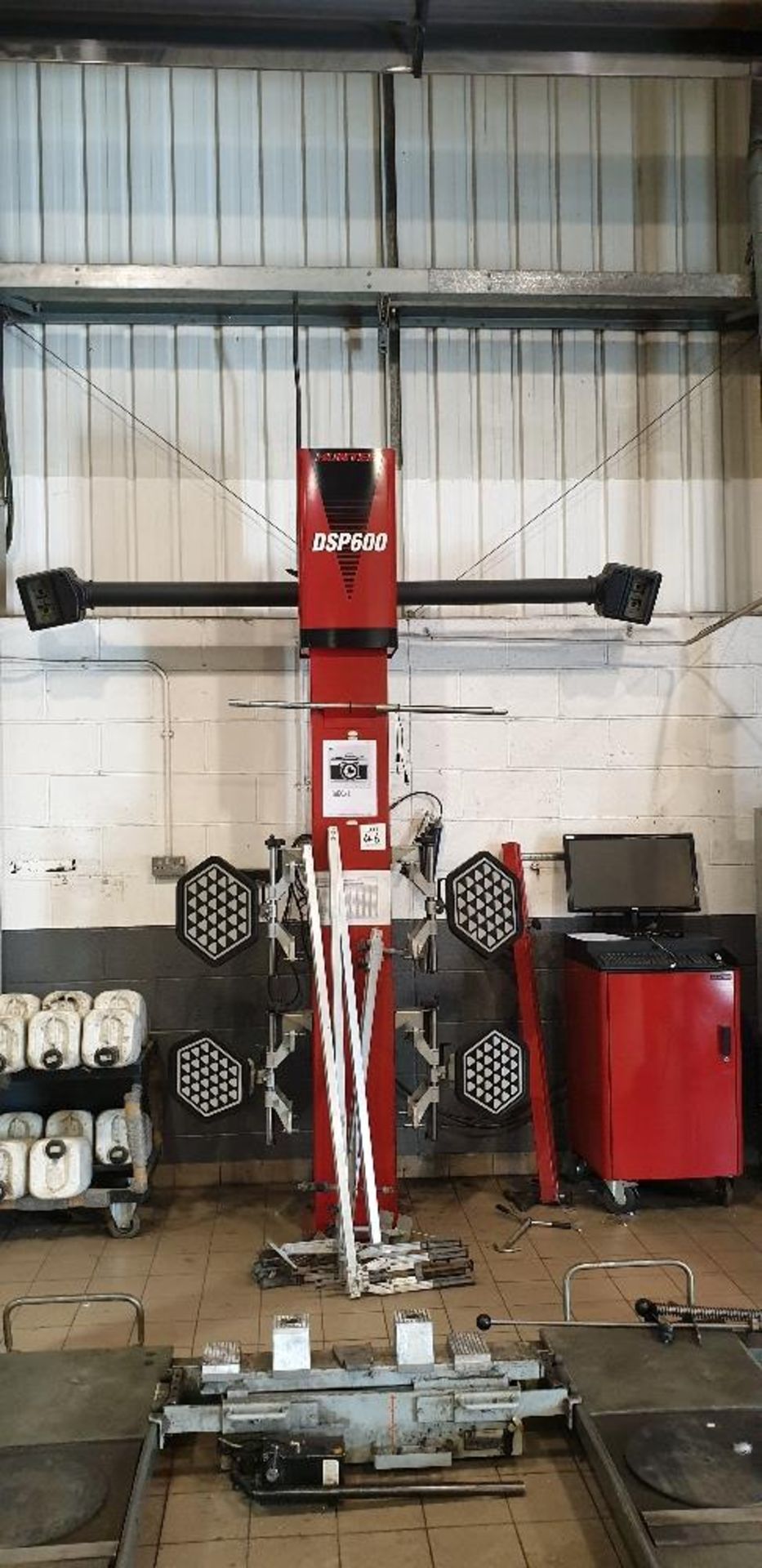 Hunter DSP600 suspension and wheel alignment jig with diagnostic computer, 4 tonne 4 post ramp