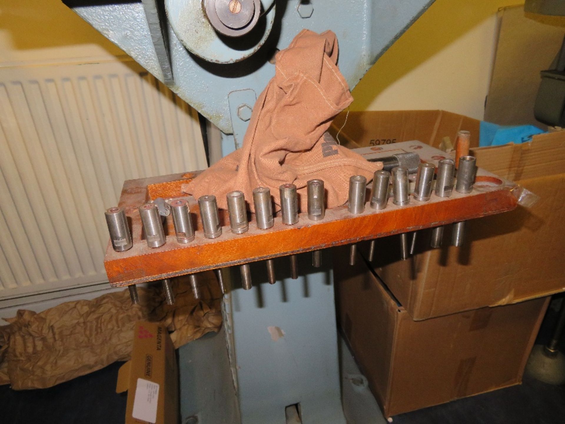 SOAG Single Head Paper Drilling Machine - Image 3 of 6