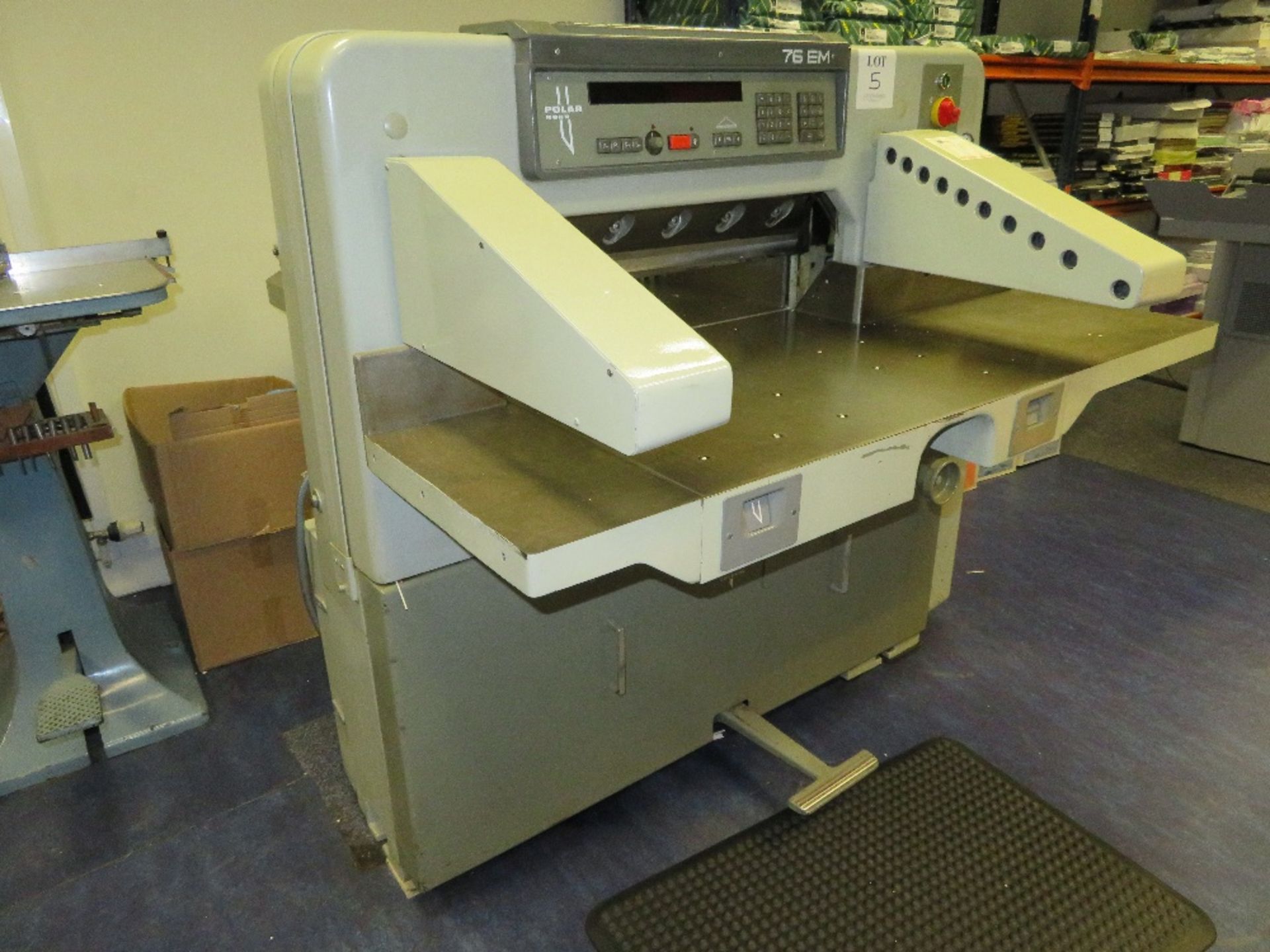 Polar Mohr 76 EM Paper Guillotine, Serial Number 5661976 with Light Guards and 4x Spare Blades - Image 2 of 8