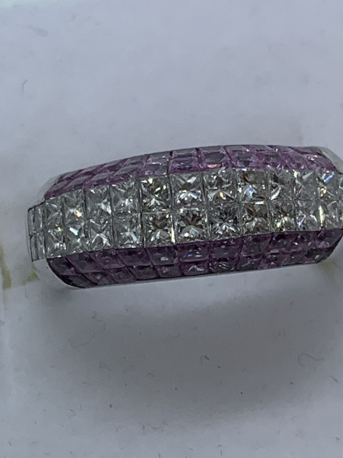 FINE 18ct GOLD PINK SAPPHIRE & DIAMOND RING - Image 3 of 5