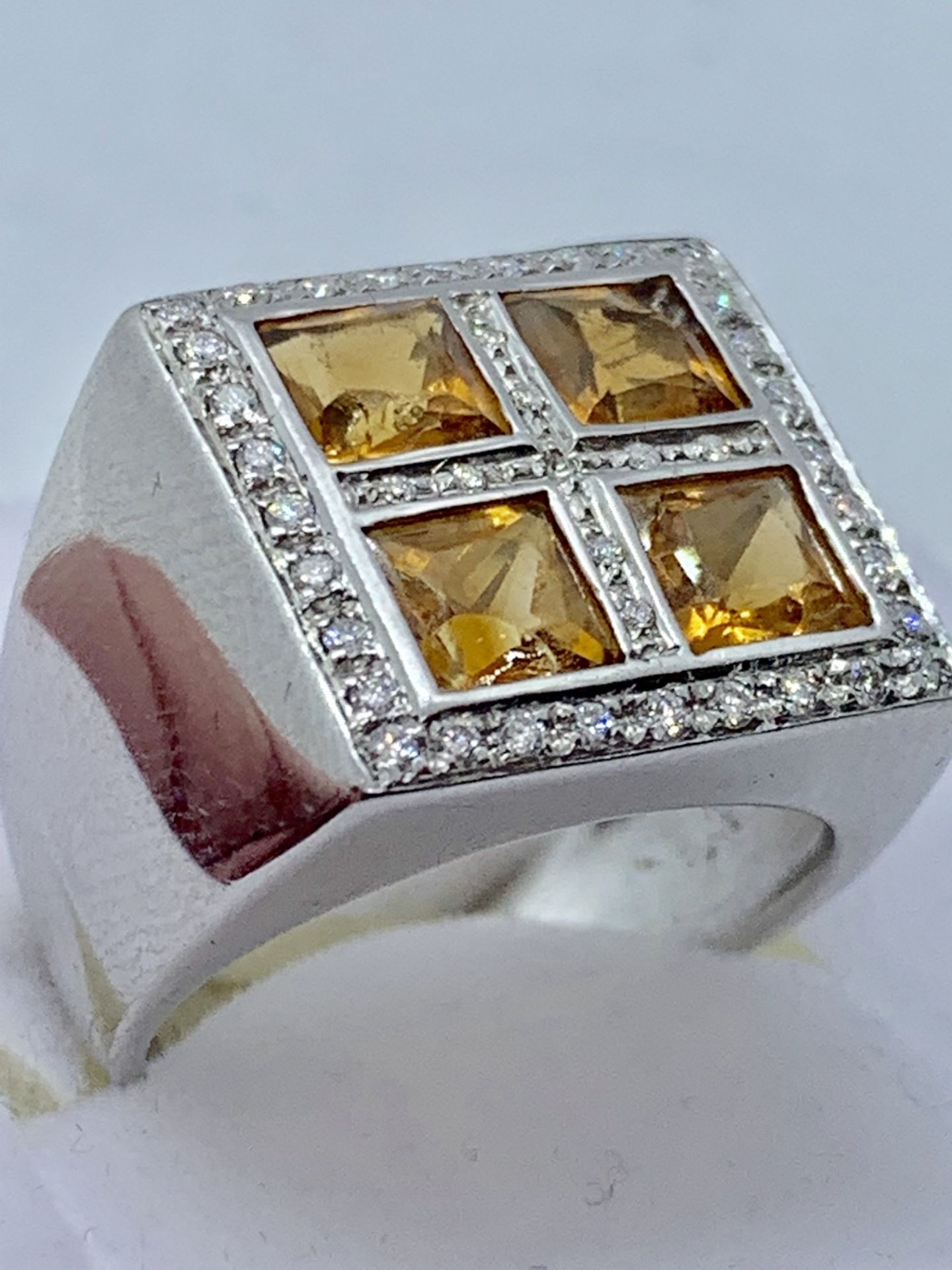 18ct WHITE GOLD CITRINE & DIAMOND RING - Image 3 of 4