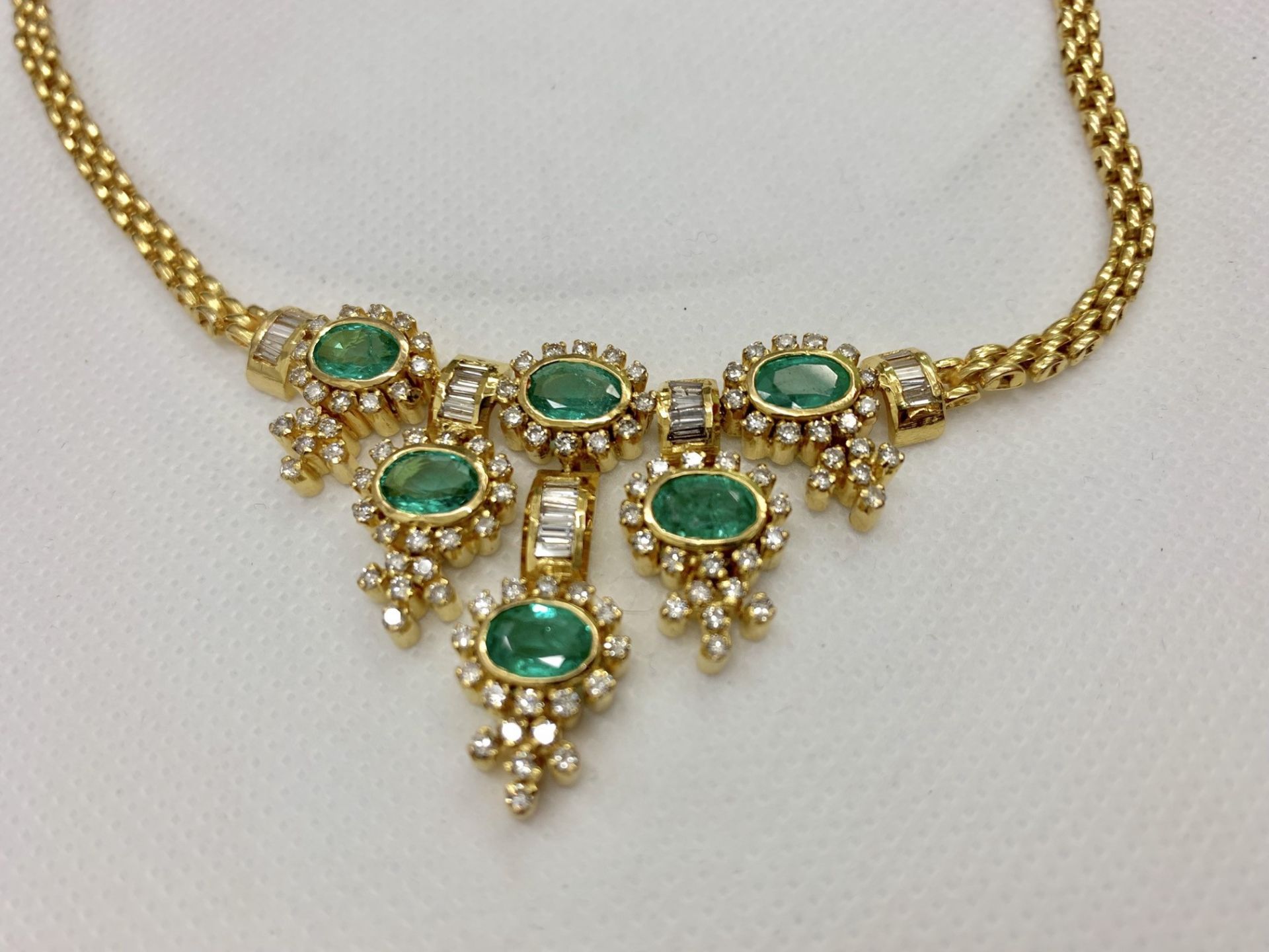 STUNNING EMERALD & DIAMOND NECKLACE WITH PANTHER LINK 18ct GOLD - 32 GRAMS - Image 6 of 6