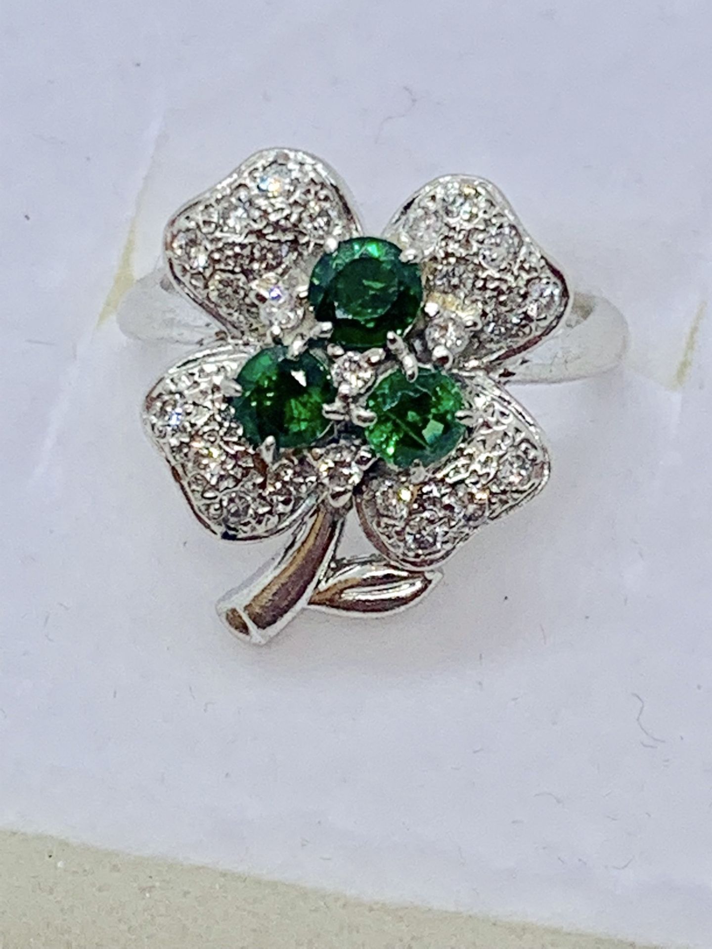 PLATINUM EMERALD & DIAMOND 4 LEAF CLOVER RING PT900 - Image 3 of 3