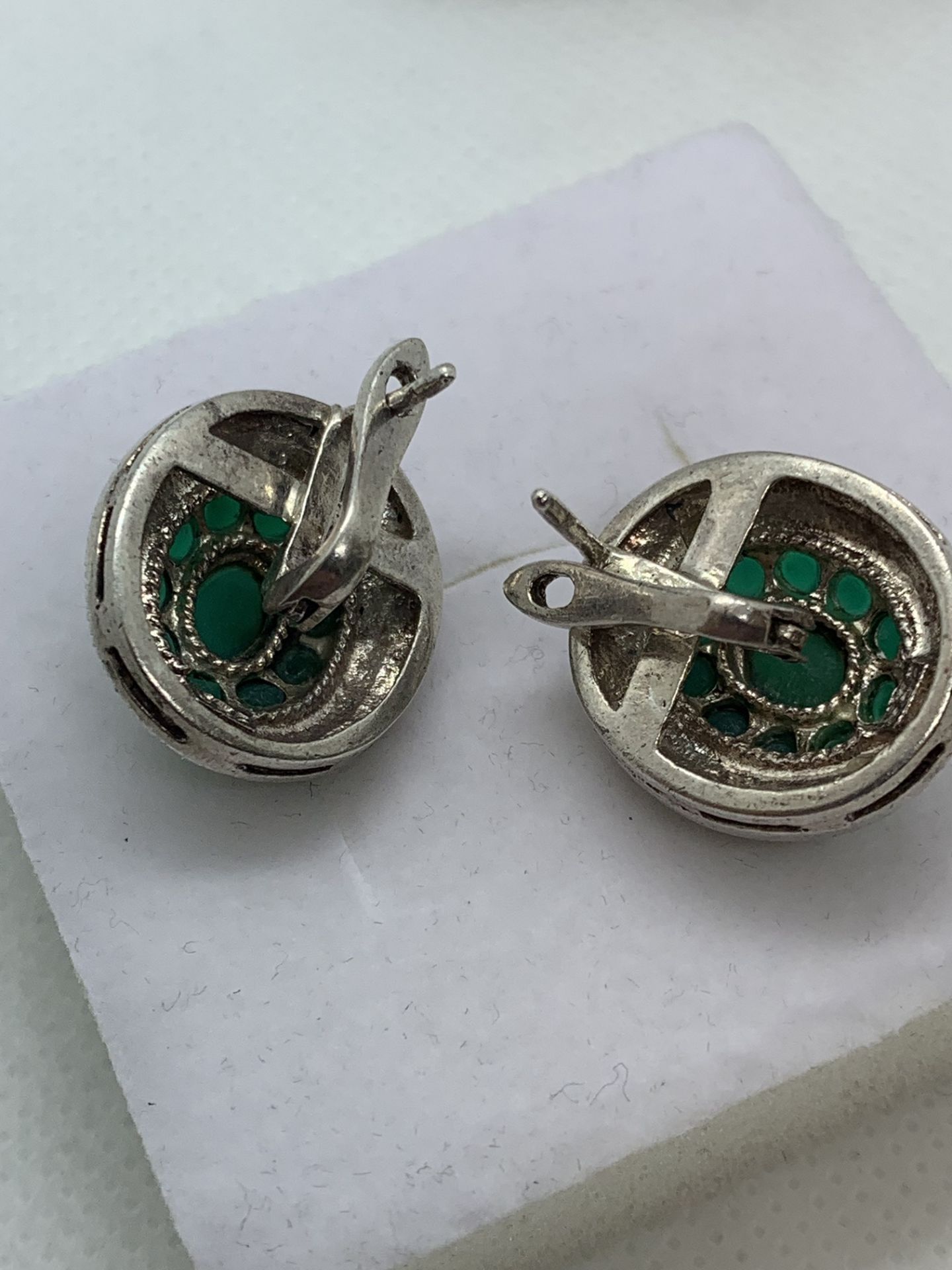 EMERALD & MARCASITE EARRINGS SET IN SILVER - Image 2 of 2