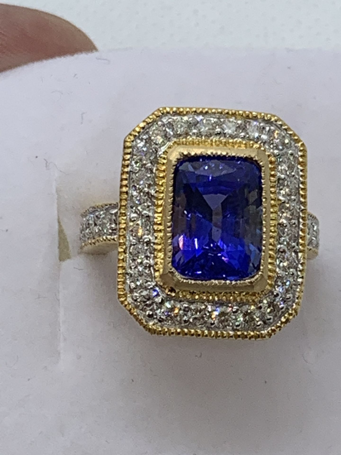 STUNNING IMPRESSIVE 5.00ct TANZANITE & 1.50ct DIAMOND RING - Image 5 of 9