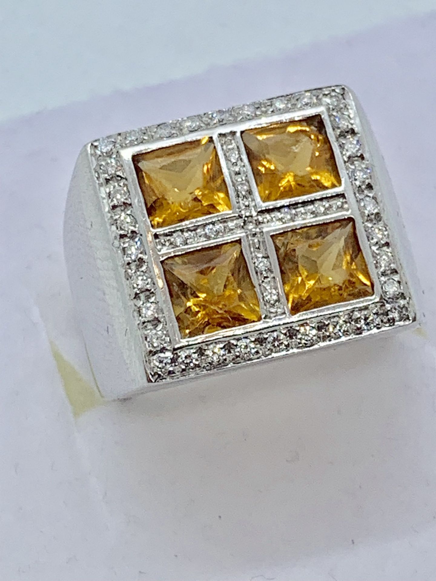 18ct WHITE GOLD CITRINE & DIAMOND RING - Image 2 of 4