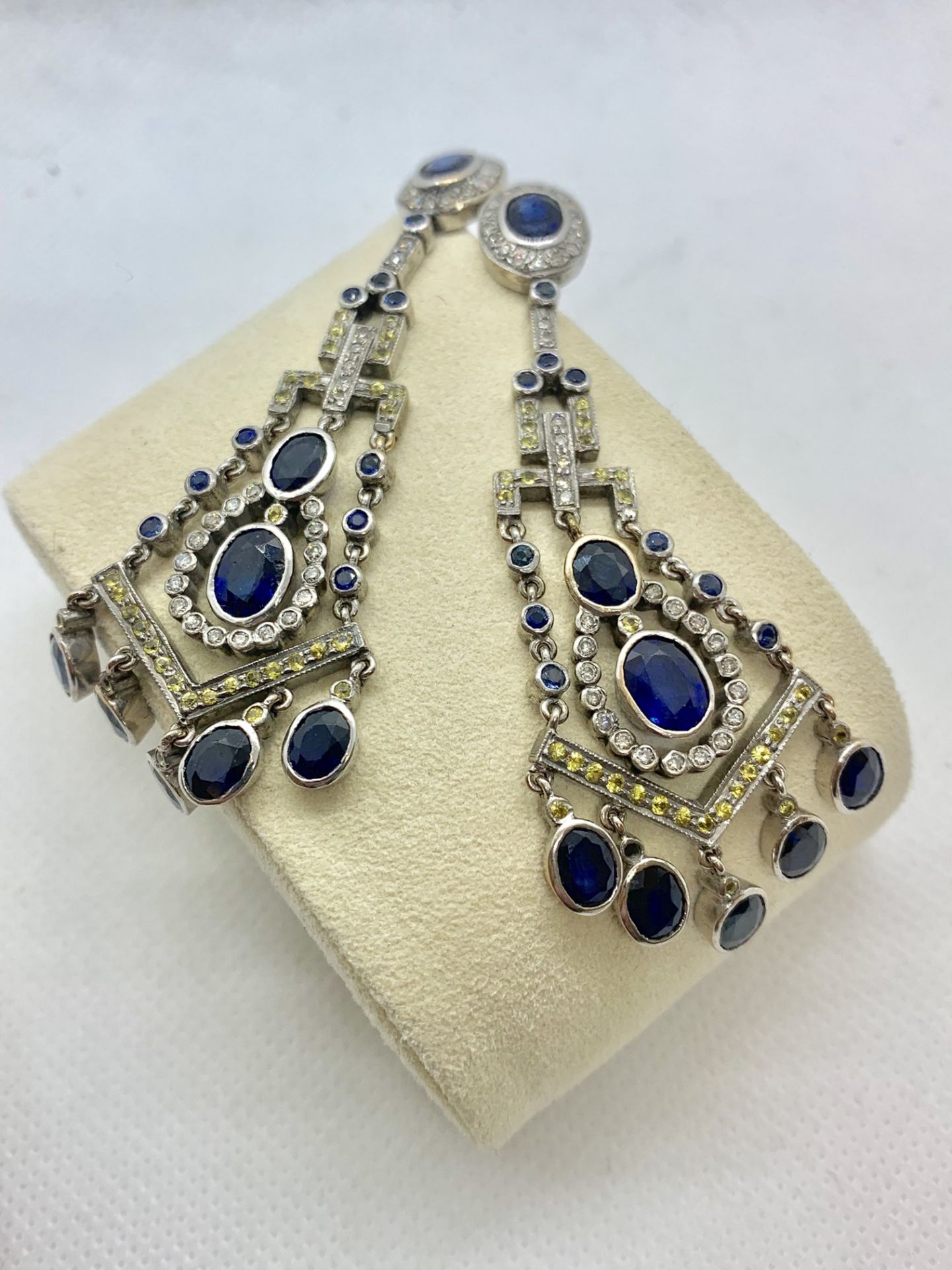 SPECTACULAR VINTAGE SAPPHIRE CHANDELIER EARRINGS - WHITE METAL