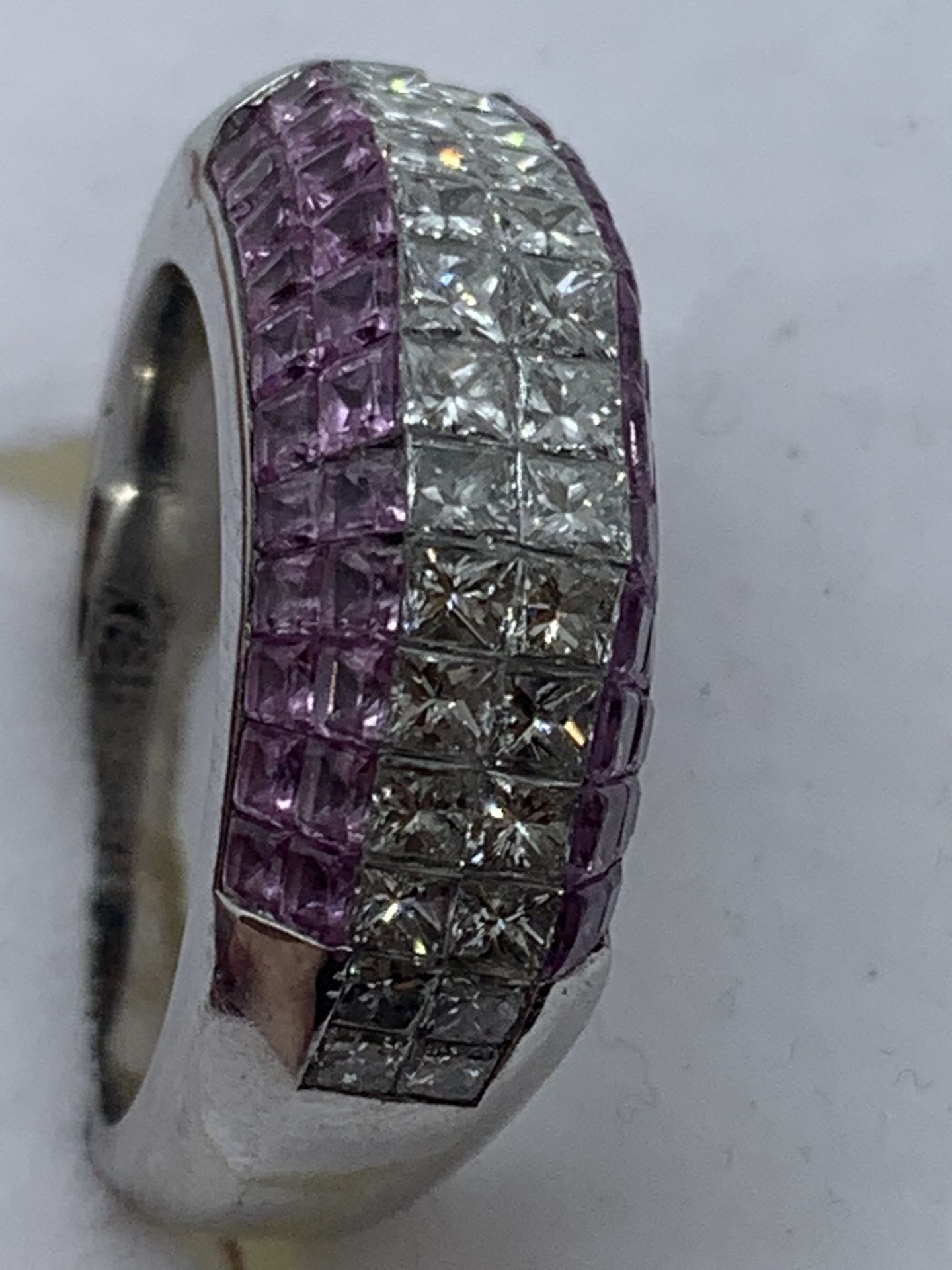 FINE 18ct GOLD PINK SAPPHIRE & DIAMOND RING - Image 4 of 5