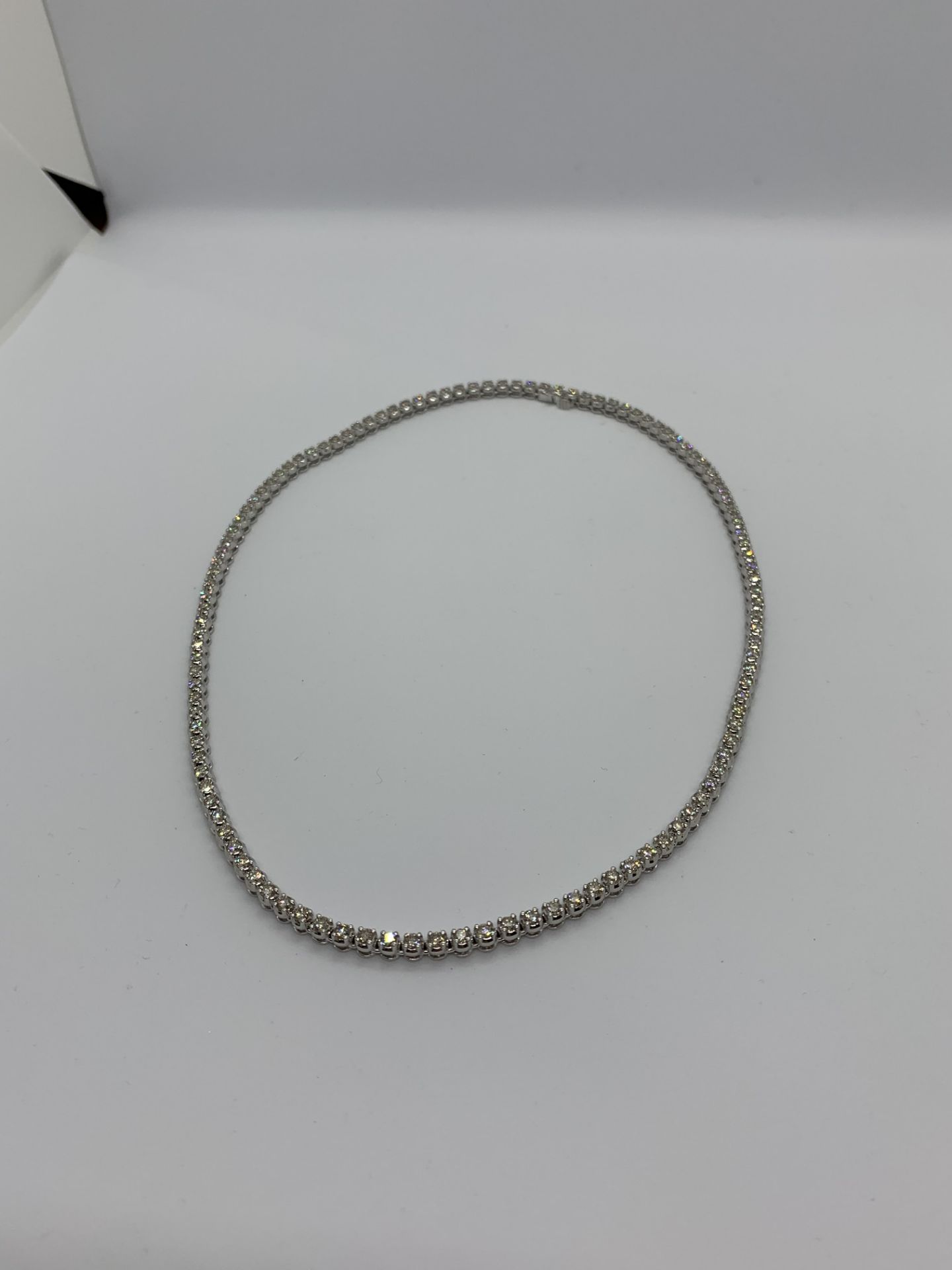 8.01ct DIAMOND NECKLACE SET IN WHITE GOLD - Image 4 of 4