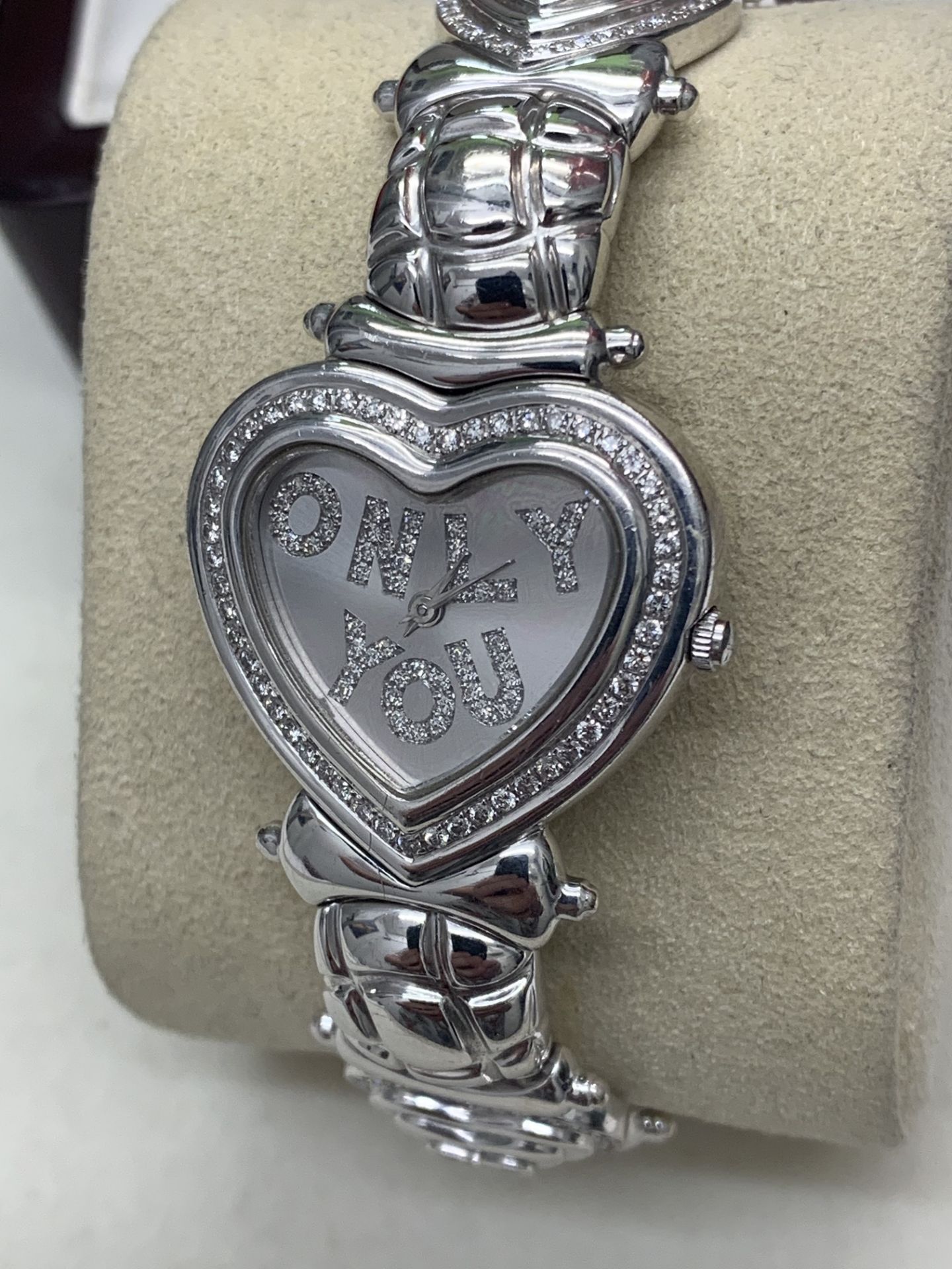 18ct WHITE GOLD & DIAMOND SET GAUTIER HEART SHAPED "ONLY YOU" WATCH - Image 3 of 9