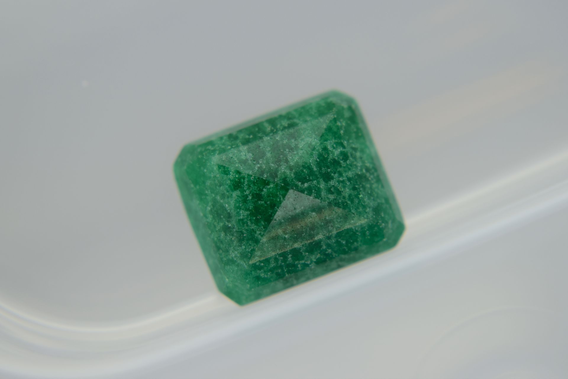 15.565ct Green Stone (Tested as Emerald) - Image 2 of 4