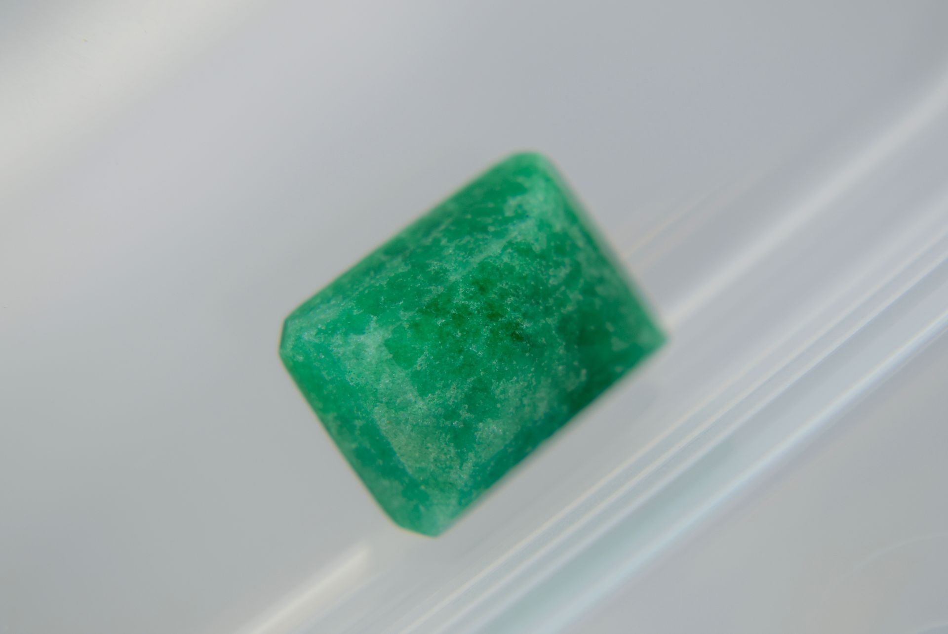 12.865ct Green Stone (Tested as Emerald) - Image 2 of 4