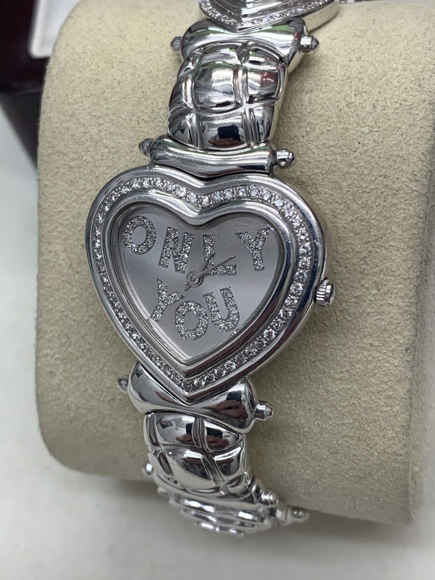 18ct WHITE GOLD & DIAMOND SET GAUTIER HEART SHAPED "ONLY YOU" WATCH - Image 2 of 9