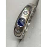 18ct WHITE GOLD SAPPHIRE & DIAMOND RING - 6.4 GRAMS