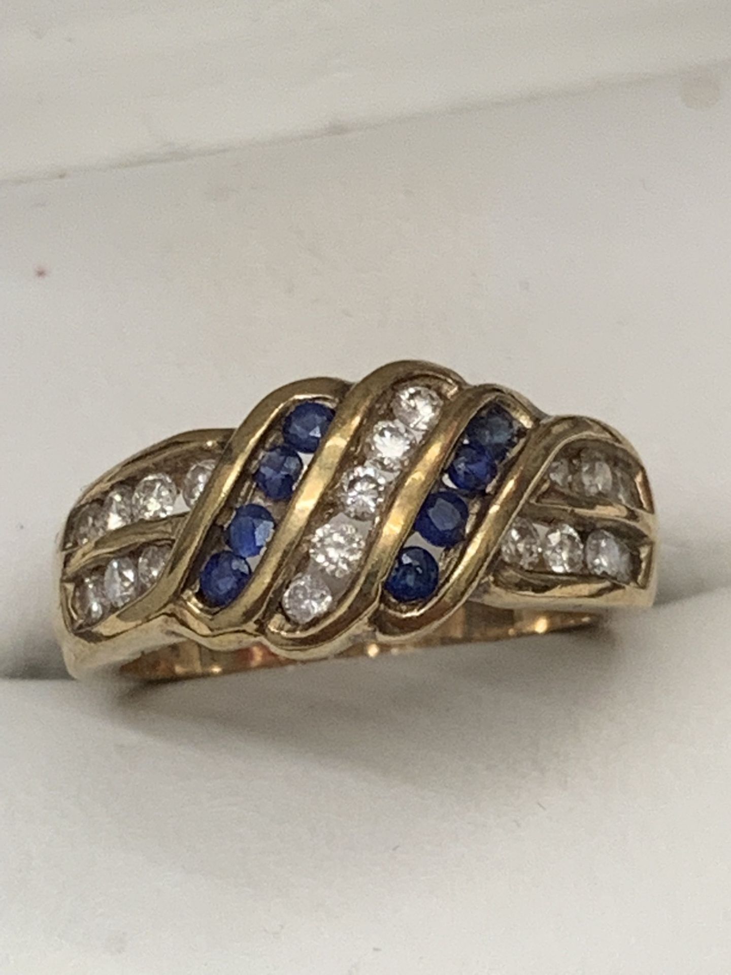 SAPPHIRE & DIAMOND RING MARKED 9k