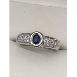 18ct WHITE GOLD SAPPHIRE & DIAMOND RING - 5 GRAMS