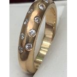 18ct GOLD MULTI DIAMOND SET RING - 5.5 GRAMS