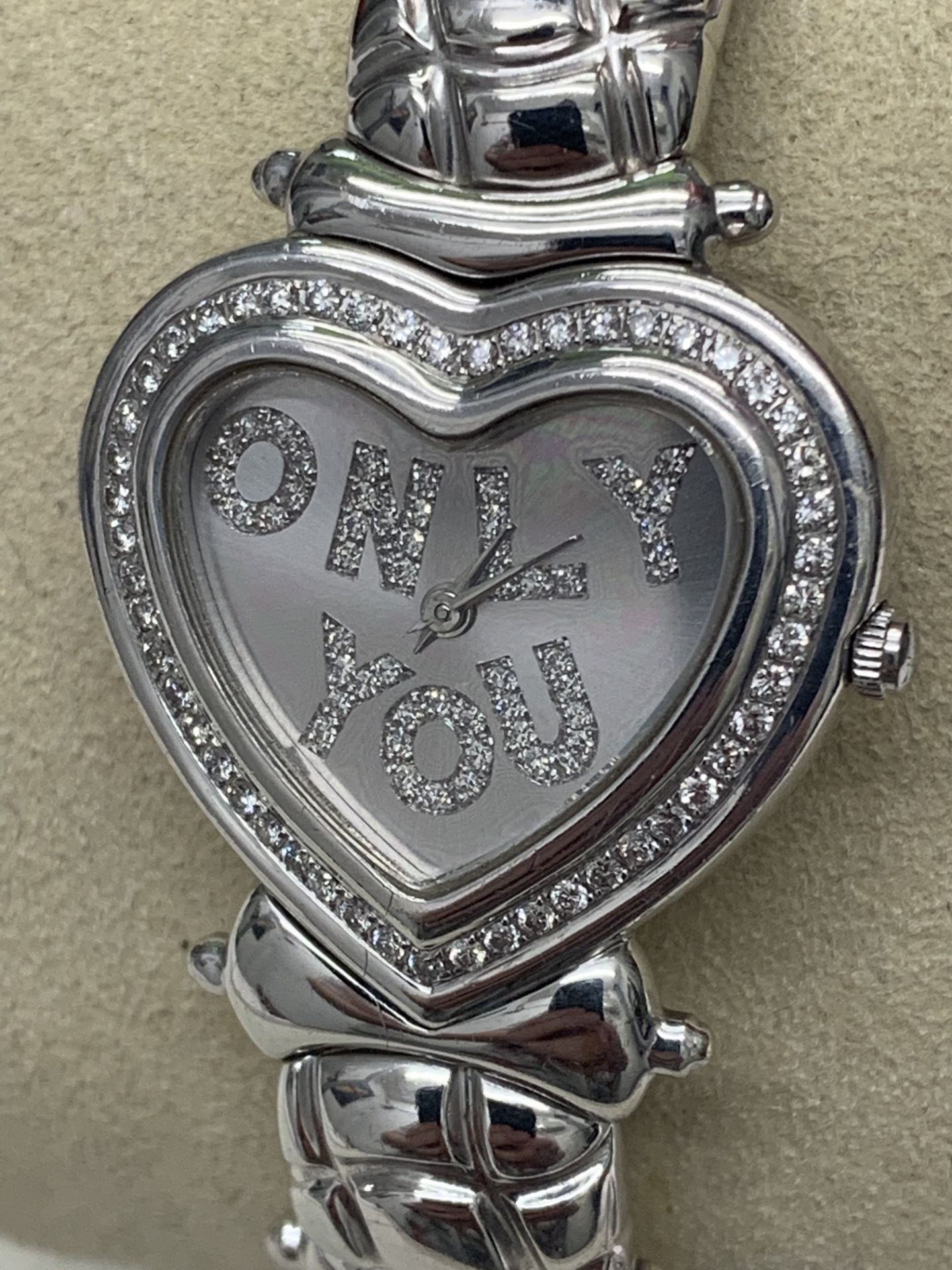 18ct WHITE GOLD & DIAMOND SET GAUTIER HEART SHAPED "ONLY YOU" WATCH