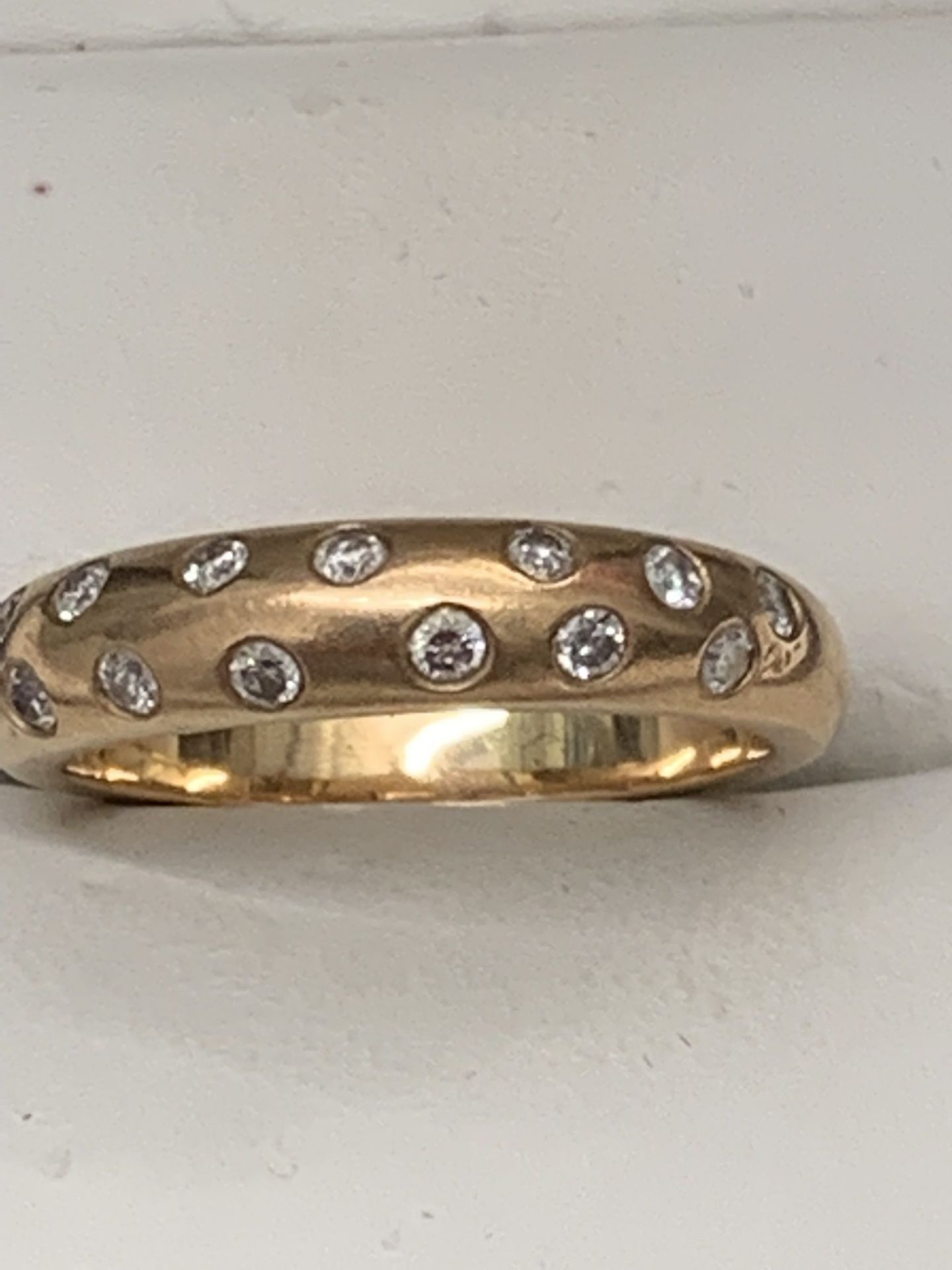 18ct GOLD MULTI DIAMOND SET RING - 5.5 GRAMS - Image 2 of 2