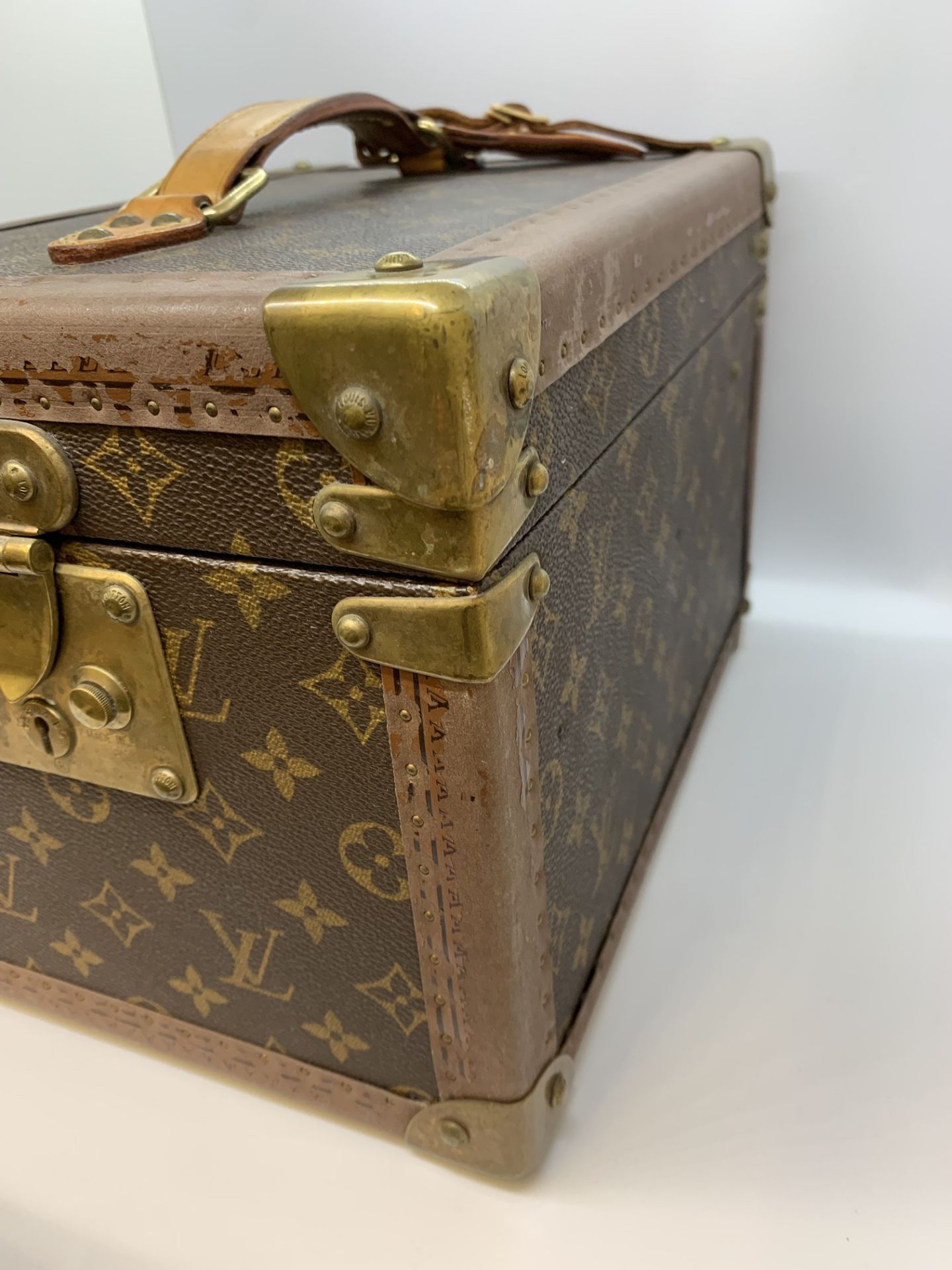 RARE VINTAGE LOUIS VUITTON VANITY CASE - Image 2 of 13