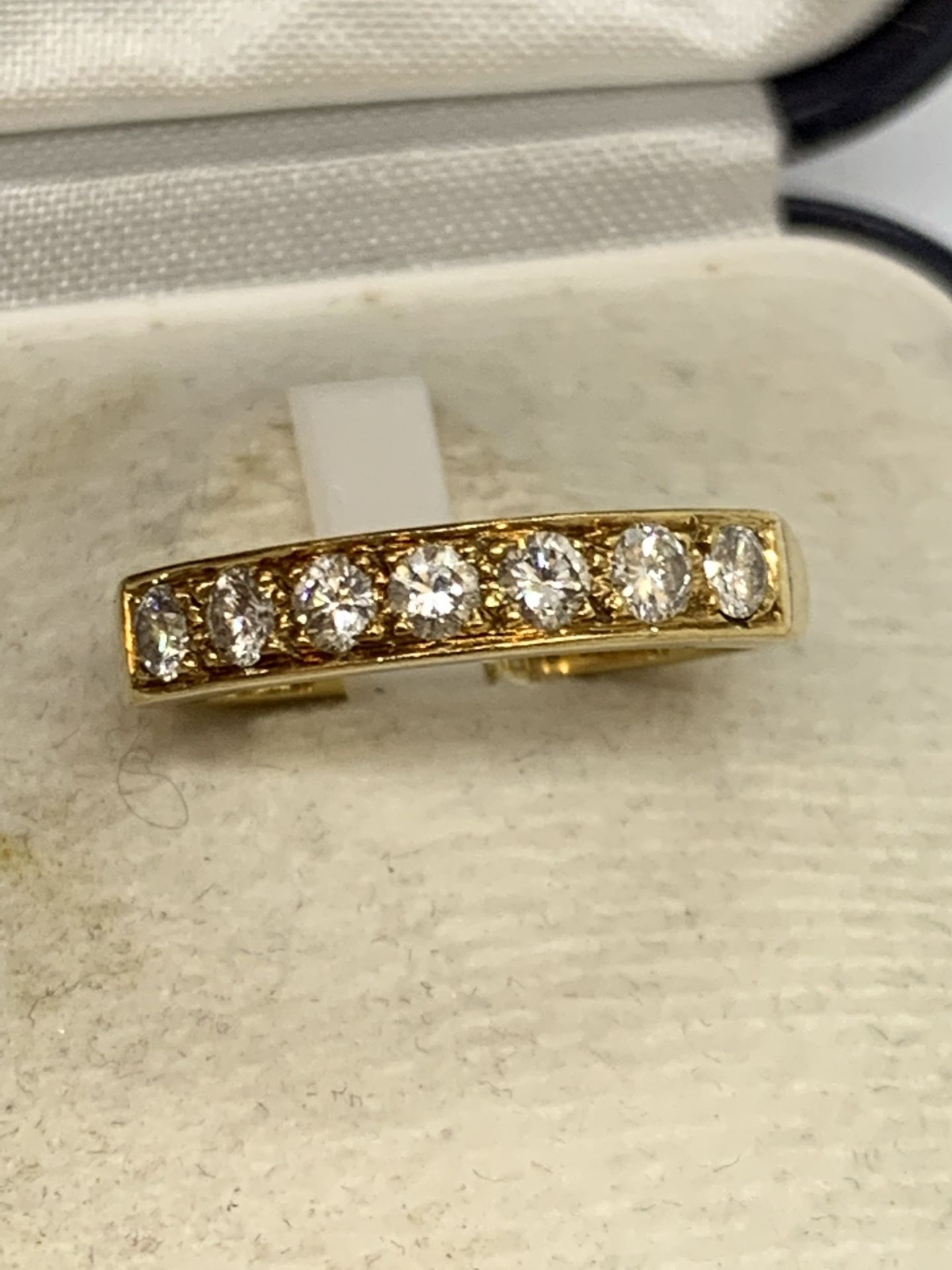 DIAMOND 1/2 ETERNITY RING IN 18ct YELLOW GOLD - 4.1g APPROX - SIZE M APPROX - Image 8 of 8