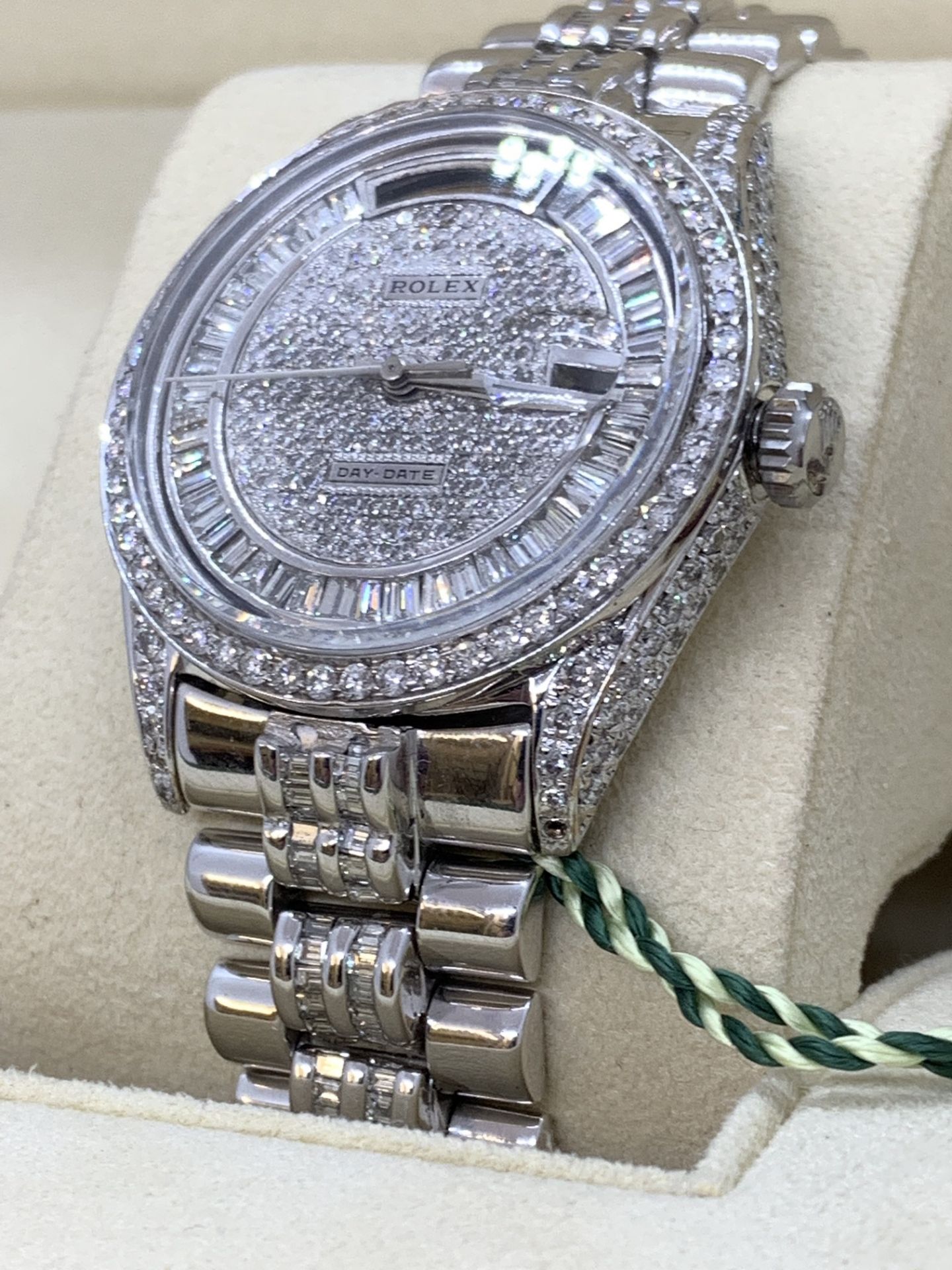 36mm DIAMOND SET DAY-DATE WATCH MARKED ROLEX SET IN WHITE METAL (TESTED AS GOLD) - Image 3 of 15