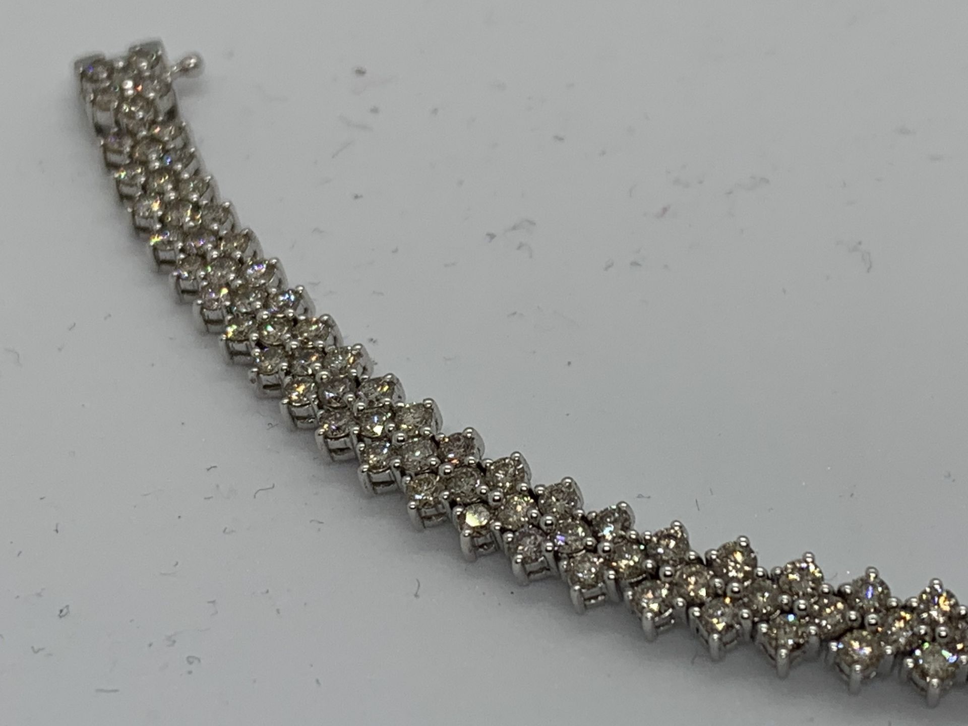 6.04ct DIAMOND BRACELET SET IN WHITE GOLD - Image 2 of 5