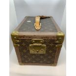 RARE VINTAGE LOUIS VUITTON VANITY CASE