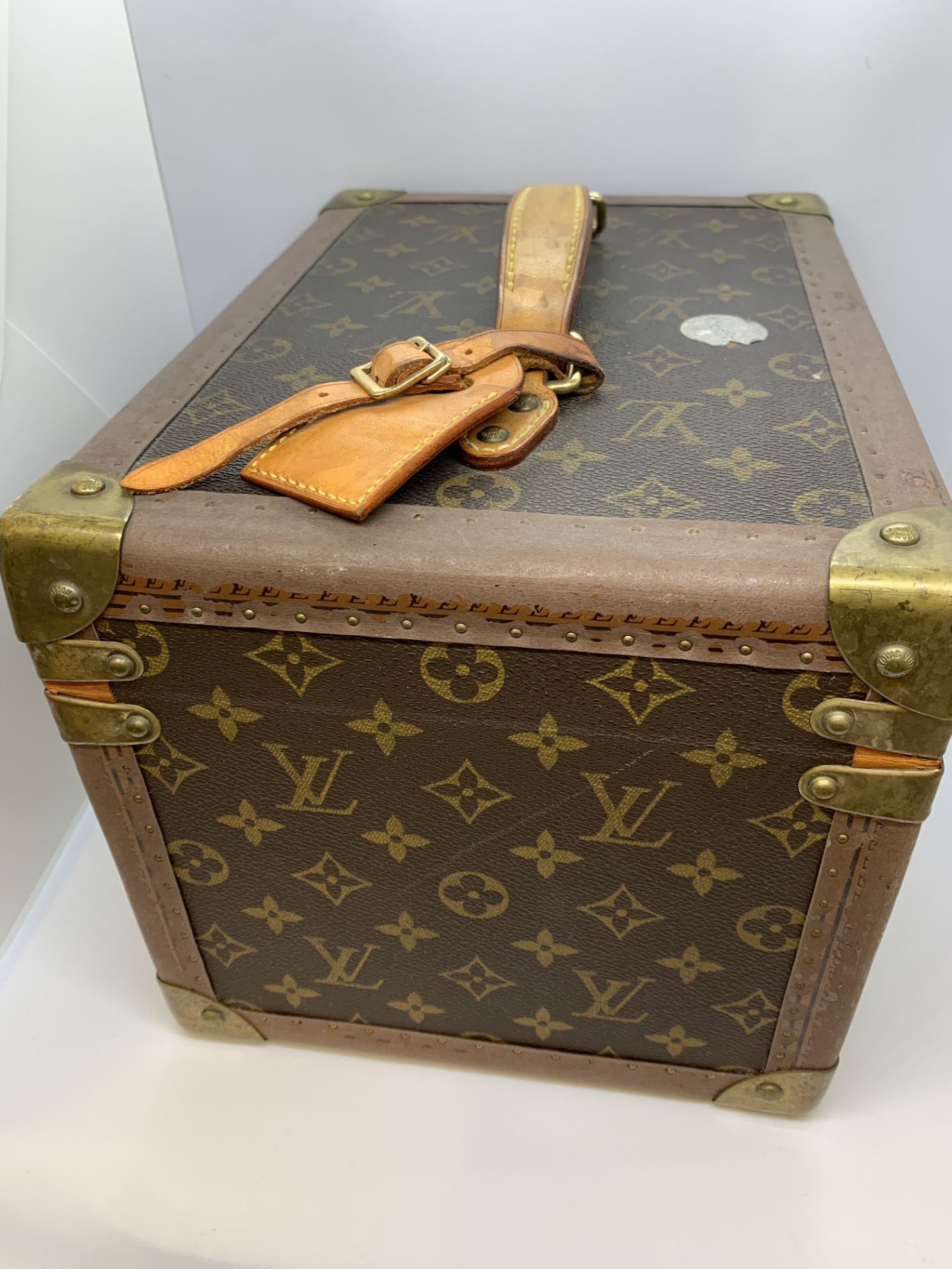 RARE VINTAGE LOUIS VUITTON VANITY CASE - Image 4 of 13