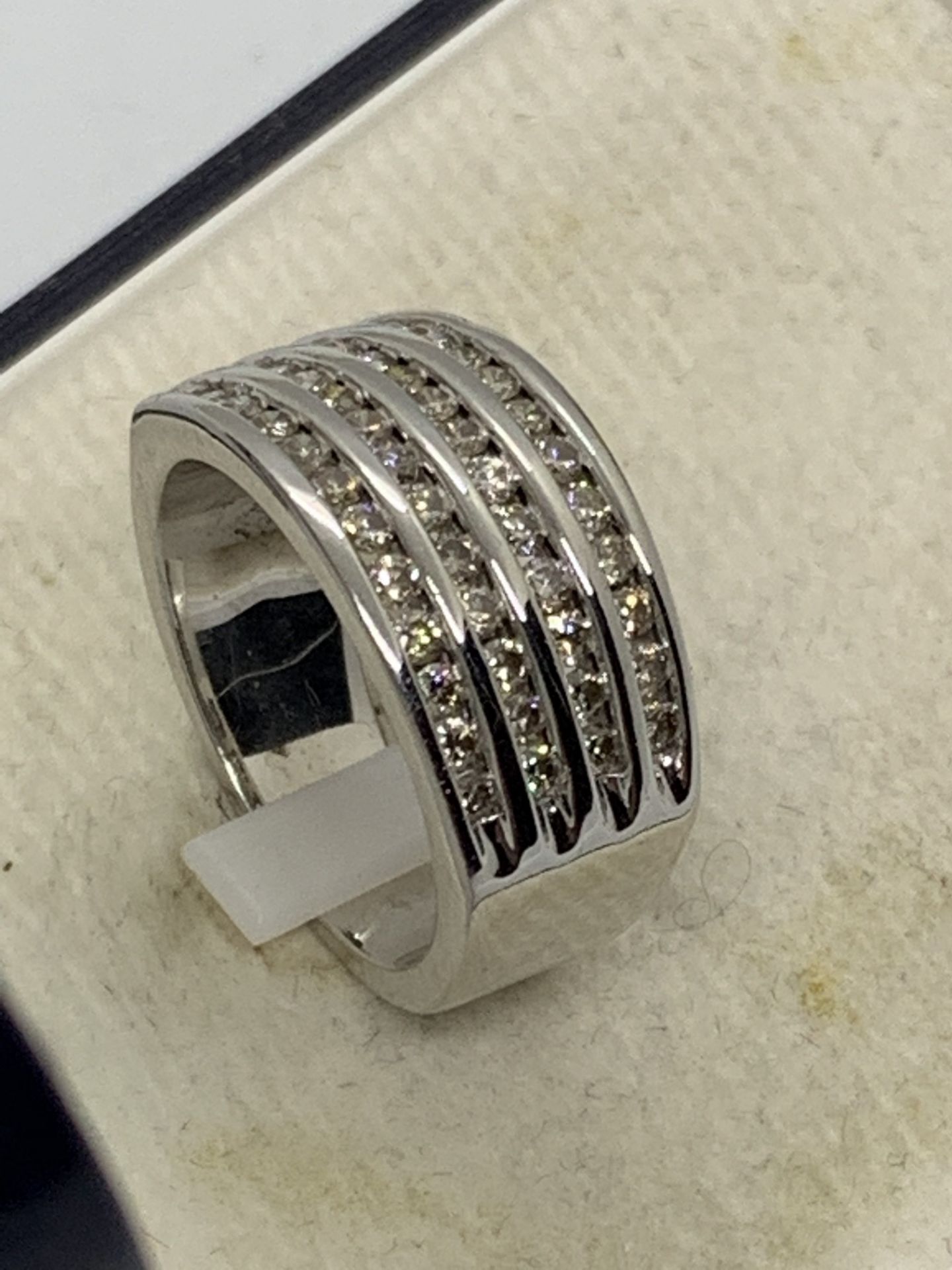 18ct WHITE GOLD 4 ROW DIAMOND SET RING 1.00ct - Image 7 of 8