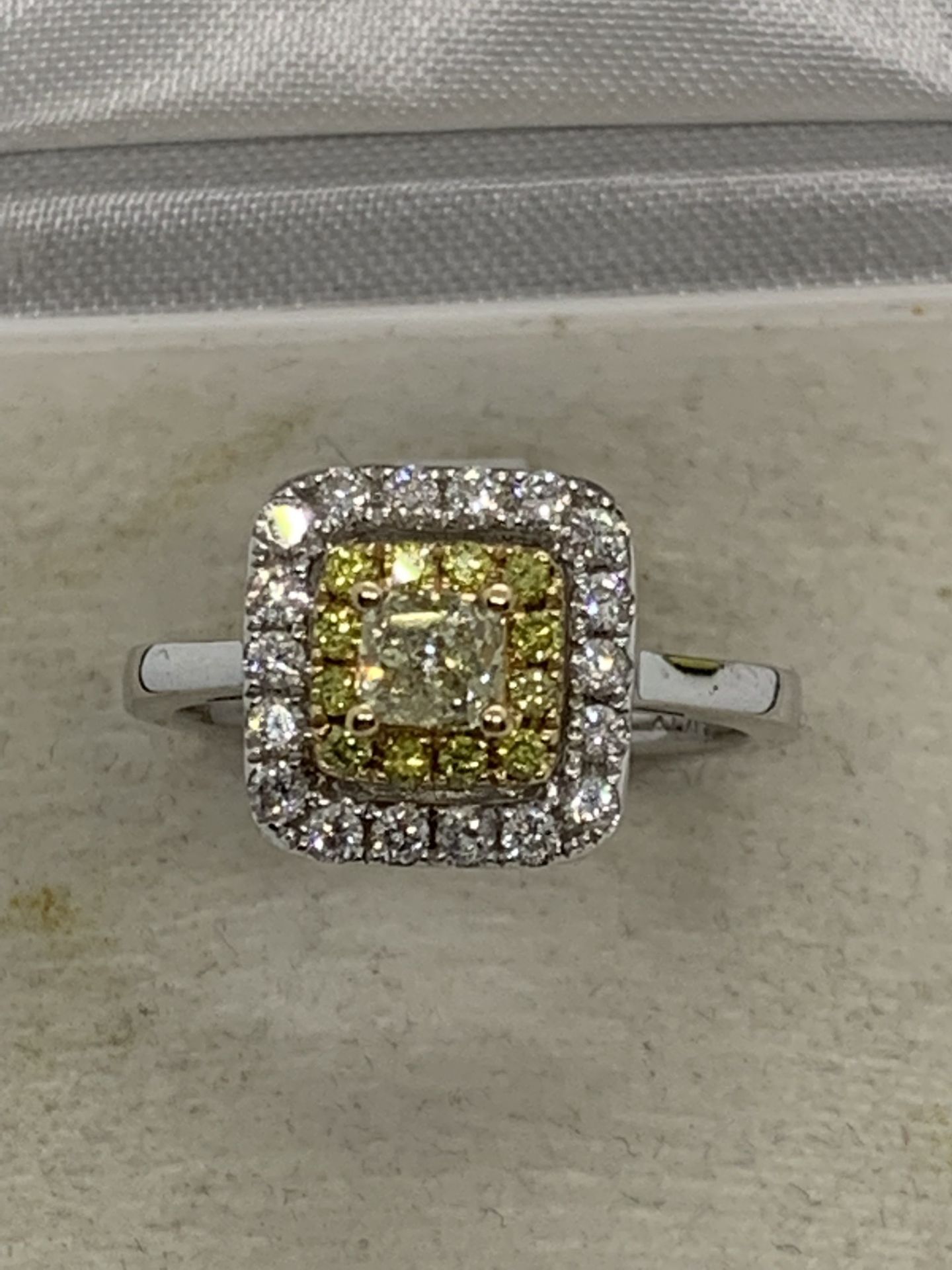 YELLOW & WHITE DIAMOND RING SET IN14k WHITE GOLD 1.00ct - Image 2 of 5